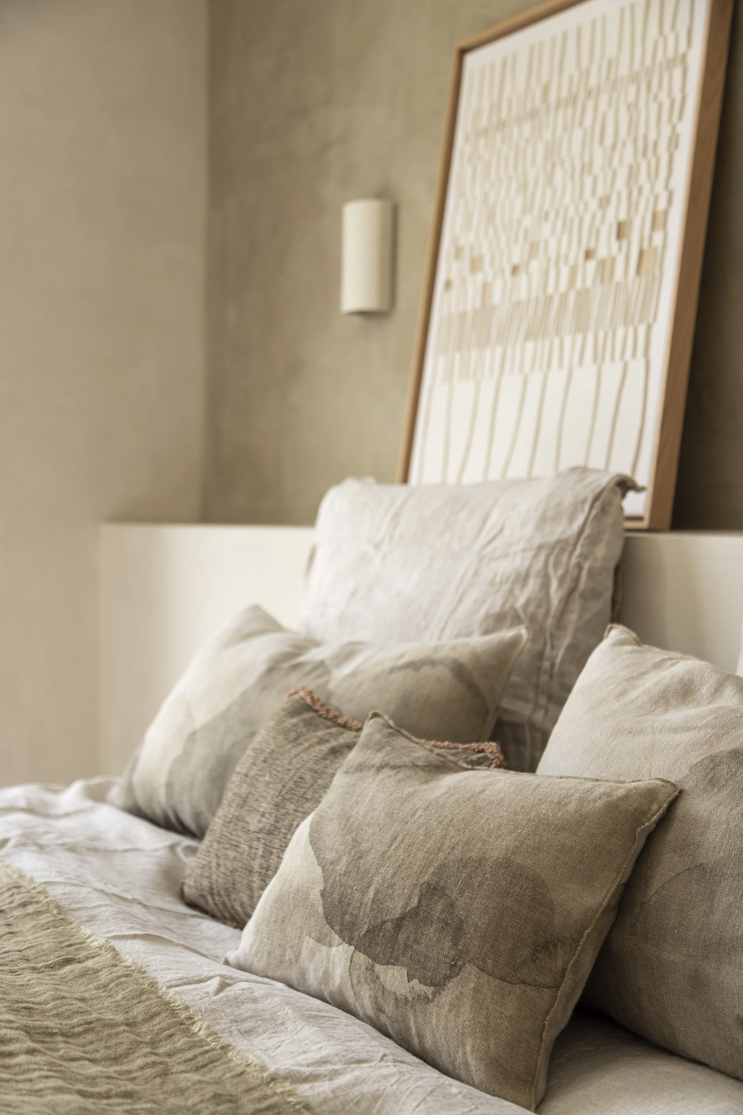 chambre-parentale-minimaliste-suite-naturelle-apaisante-3.jpg