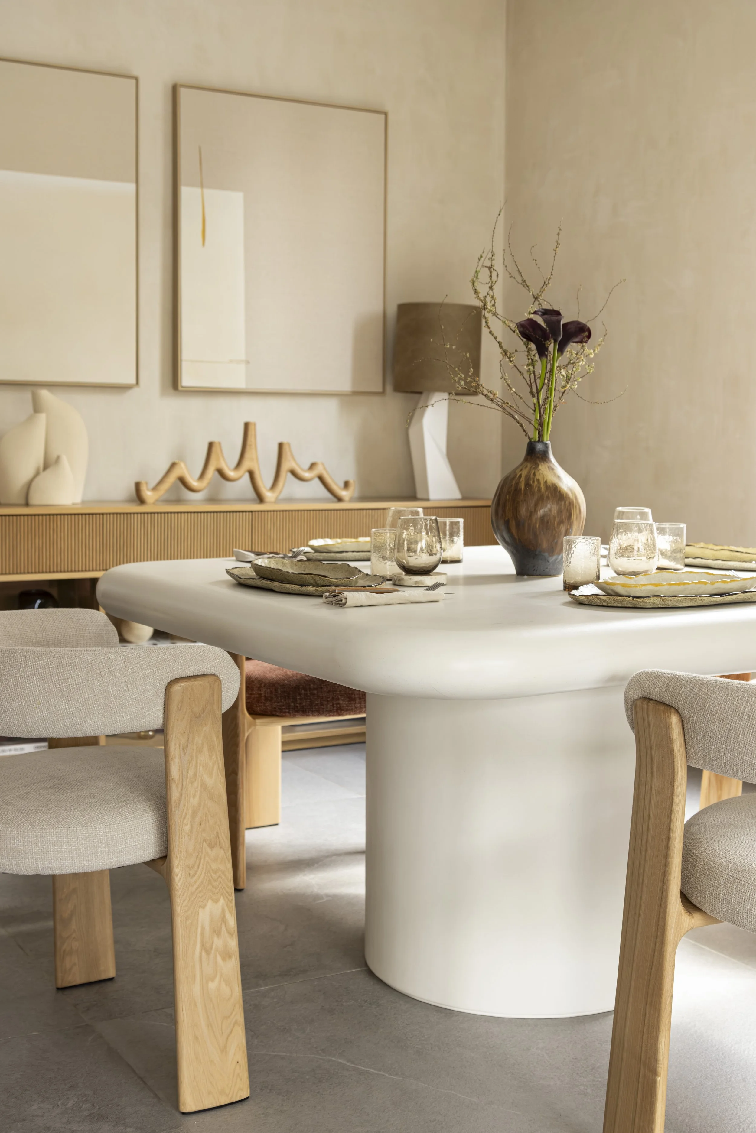 salle-a-manger-contemporaine-minimaliste-region-parisienne.jpg