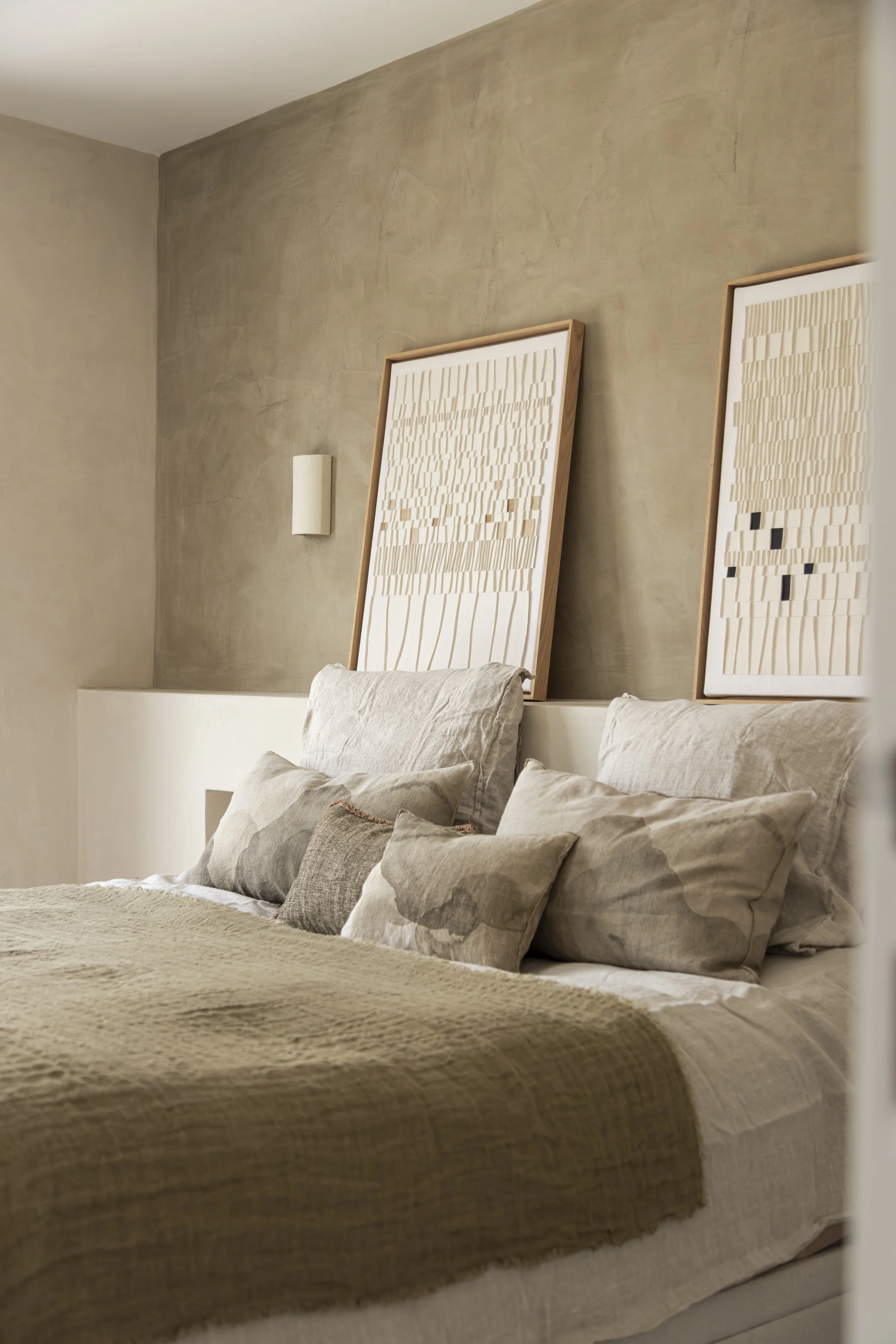 chambre-parentale-minimaliste-peinture-chaux-texture-mur-2.jpg