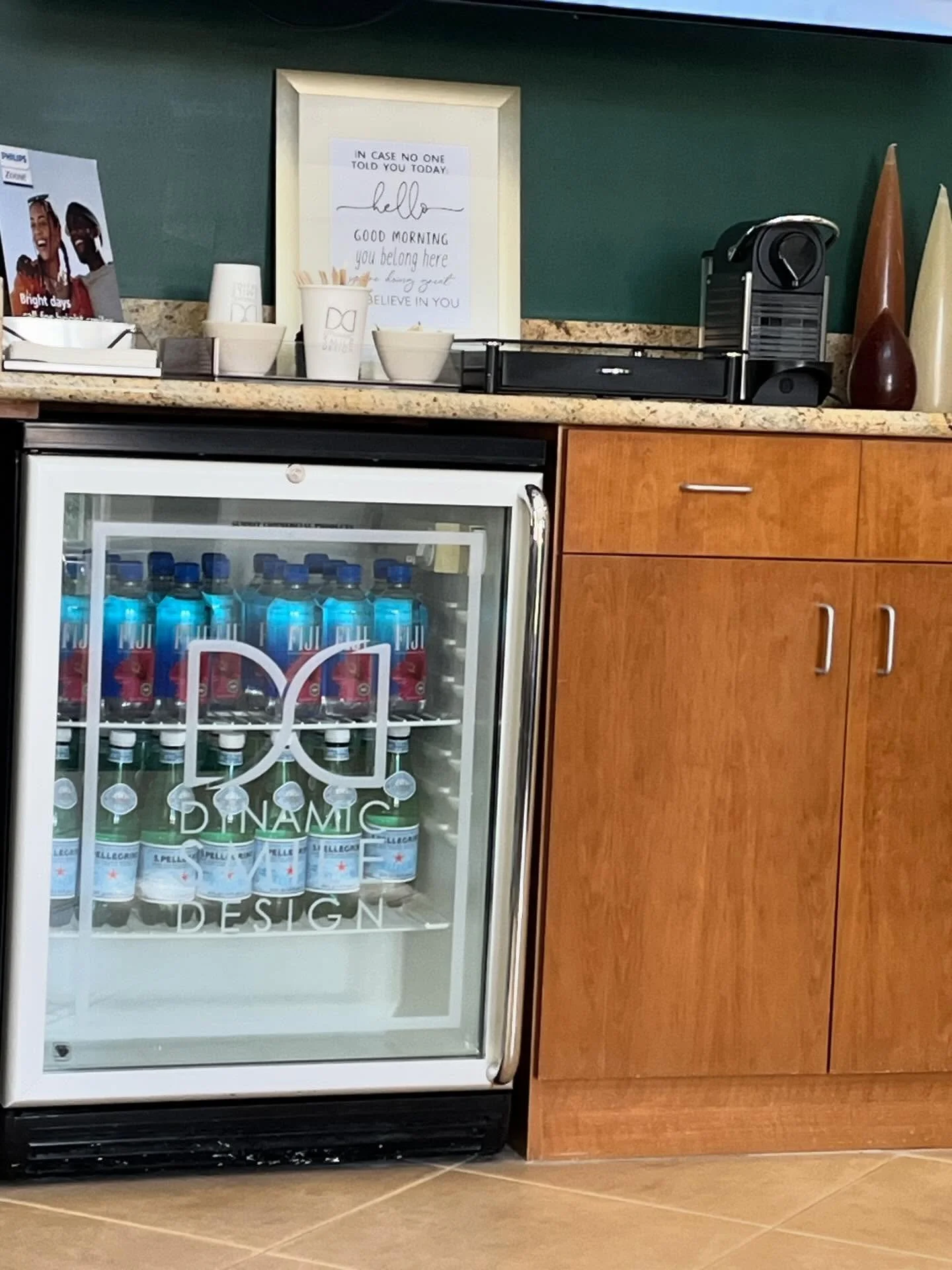 So grateful for a calm, judgment-free dental experience at @dynamicsmiledesign 🤍 Thoughtful doctors, guided breathing + meditation, and a space designed to help you truly relax. Care that meets you where you are.
✨ coffee, water, massage chairs + pe