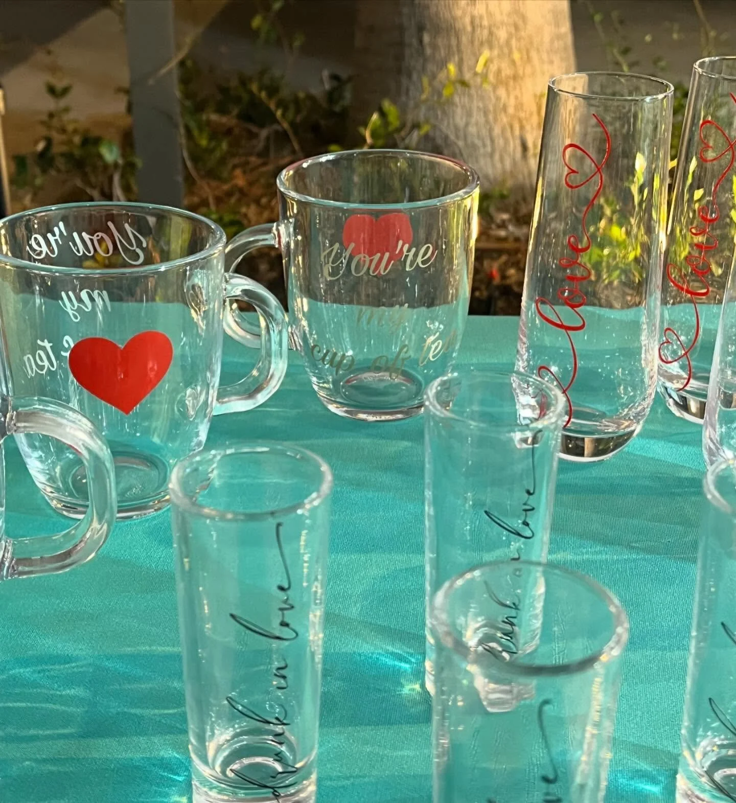 We are getting crafty! Handmade drinkware perfect for galentines/valentines day! 1 for $15 or 2 for $25. DM me to get yours! 

Thank you all for your support IRL and virtually last night! We had a blast at @orlandolocalmakers @artafterdark_ln 

#hand
