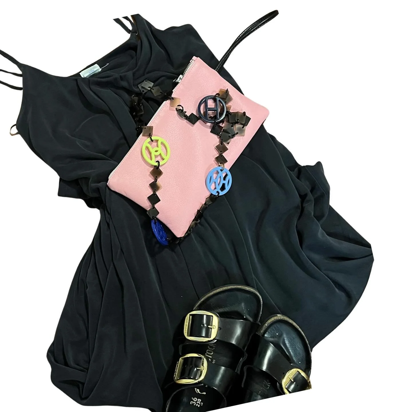 Palm Beach style is all about the art of the mix. ☀️🌴
A flowing black dress sets the foundation&mdash;timeless, effortless, and ready for anything from Worth Avenue strolling to sunset cocktails. Paired with classic Birkenstocks for that perfectly r