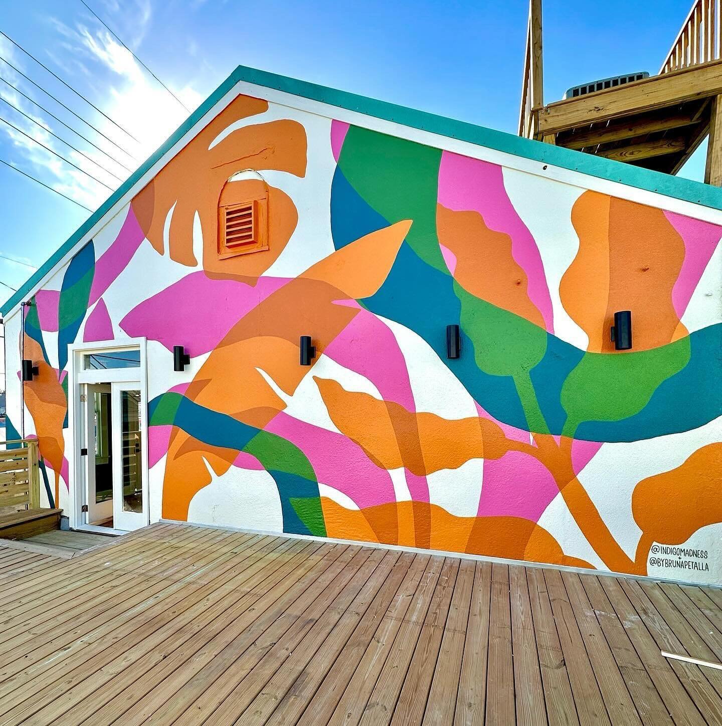 Just realized we never posted about this amazing patio we got to paint! This second floor apartment was designed by interior design company Studio West and it&rsquo;s absolutely gorgeous! You can see the mural from the street which is an extra little