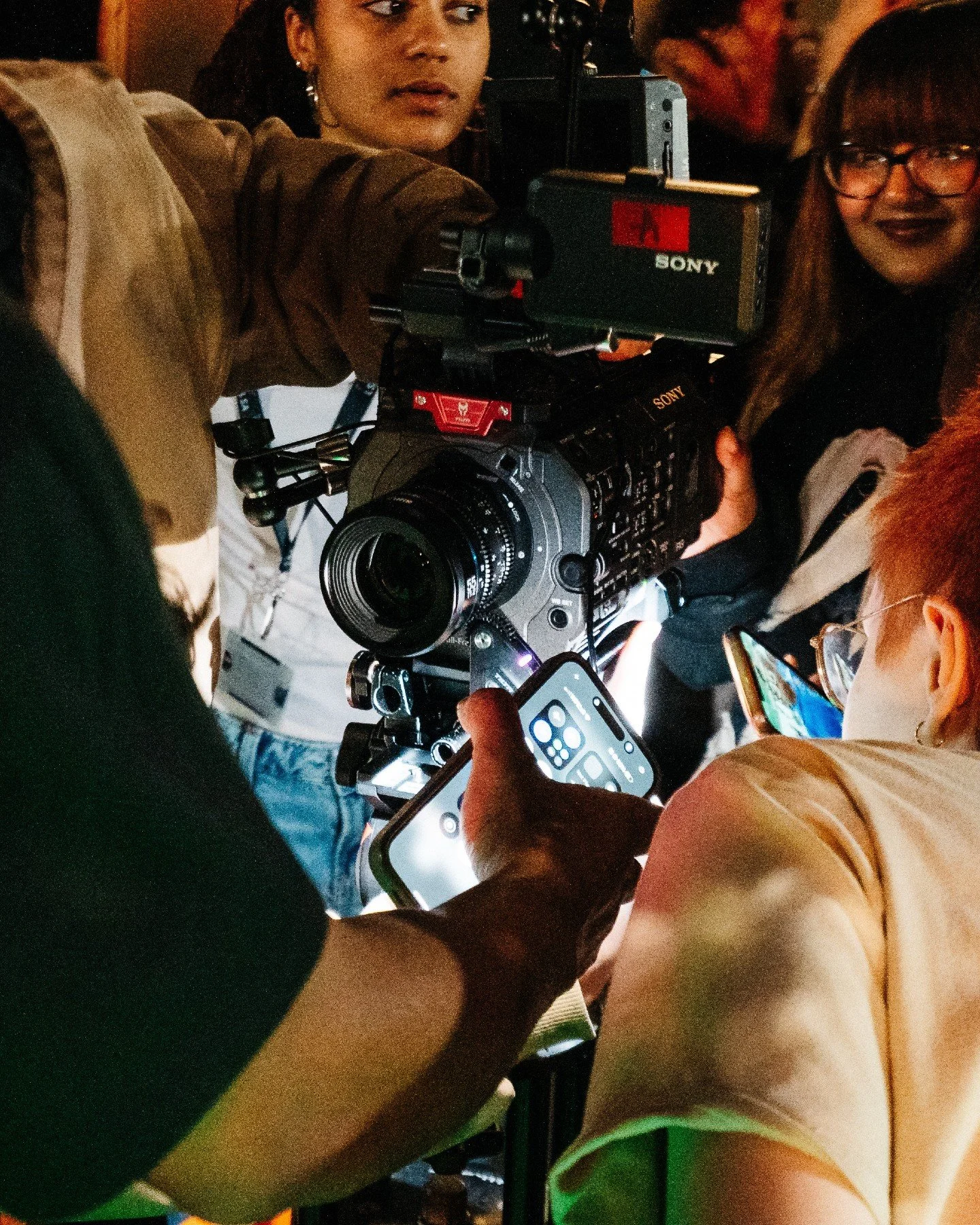 POV: You&rsquo;re rigging a 70s party script with your entire film crew.

This is London Screen Academy energy 🎥✨

#FilmSchoolLife #BehindTheScenes #StudentFilmmakers #70sVibes #LondonCreatives #FutureFilmmakers #lifeonset