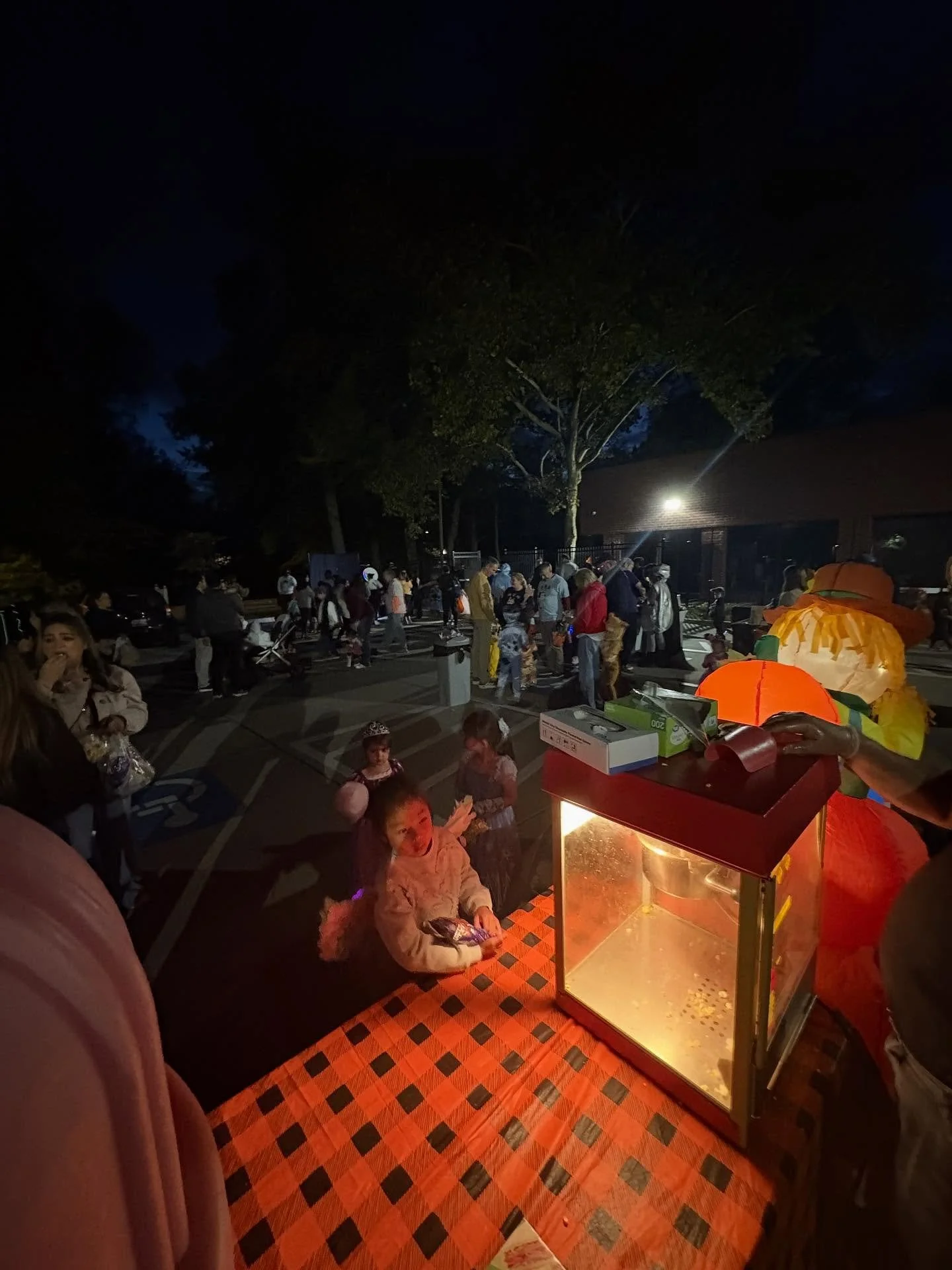You get a popcorn, you get a popcorn, EVERYONE gets a popcorn!!! The woo woo crew is always so excited to see everyone in costumes! Happy fall to our trunk or treaters!