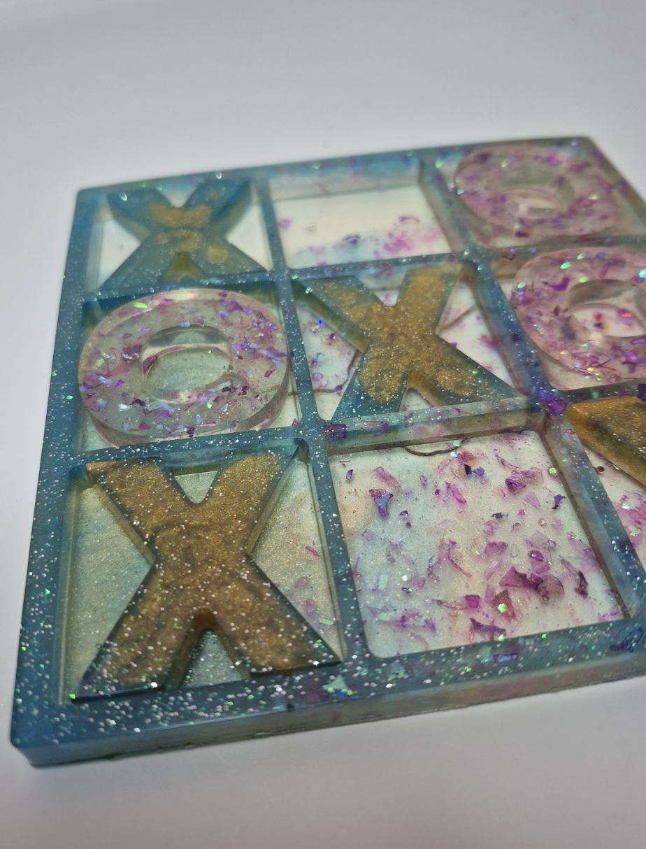 Glitter and Gold Tic Tac Toe