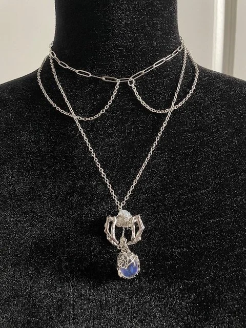 Clear Spider Chain Necklace.jpeg