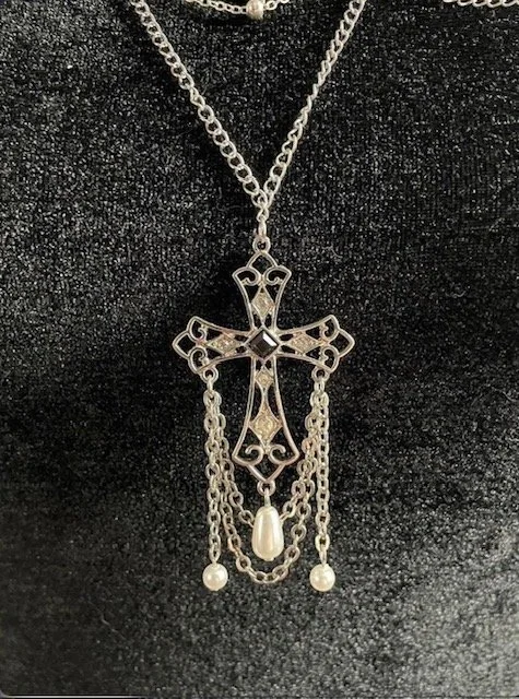 Alice Necklace 3.jpg