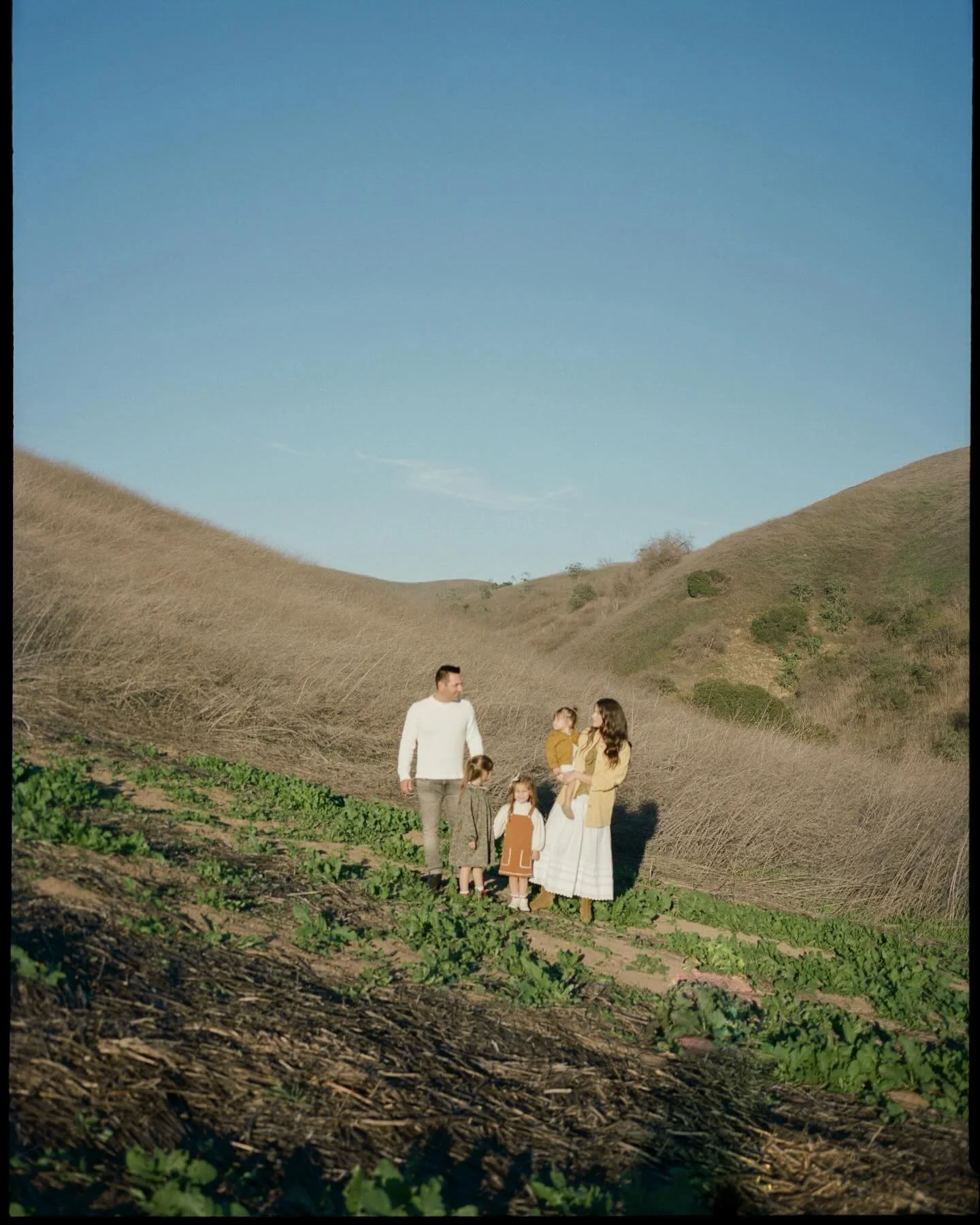 Walking through the canyons with my favs 🌼🌼🌼