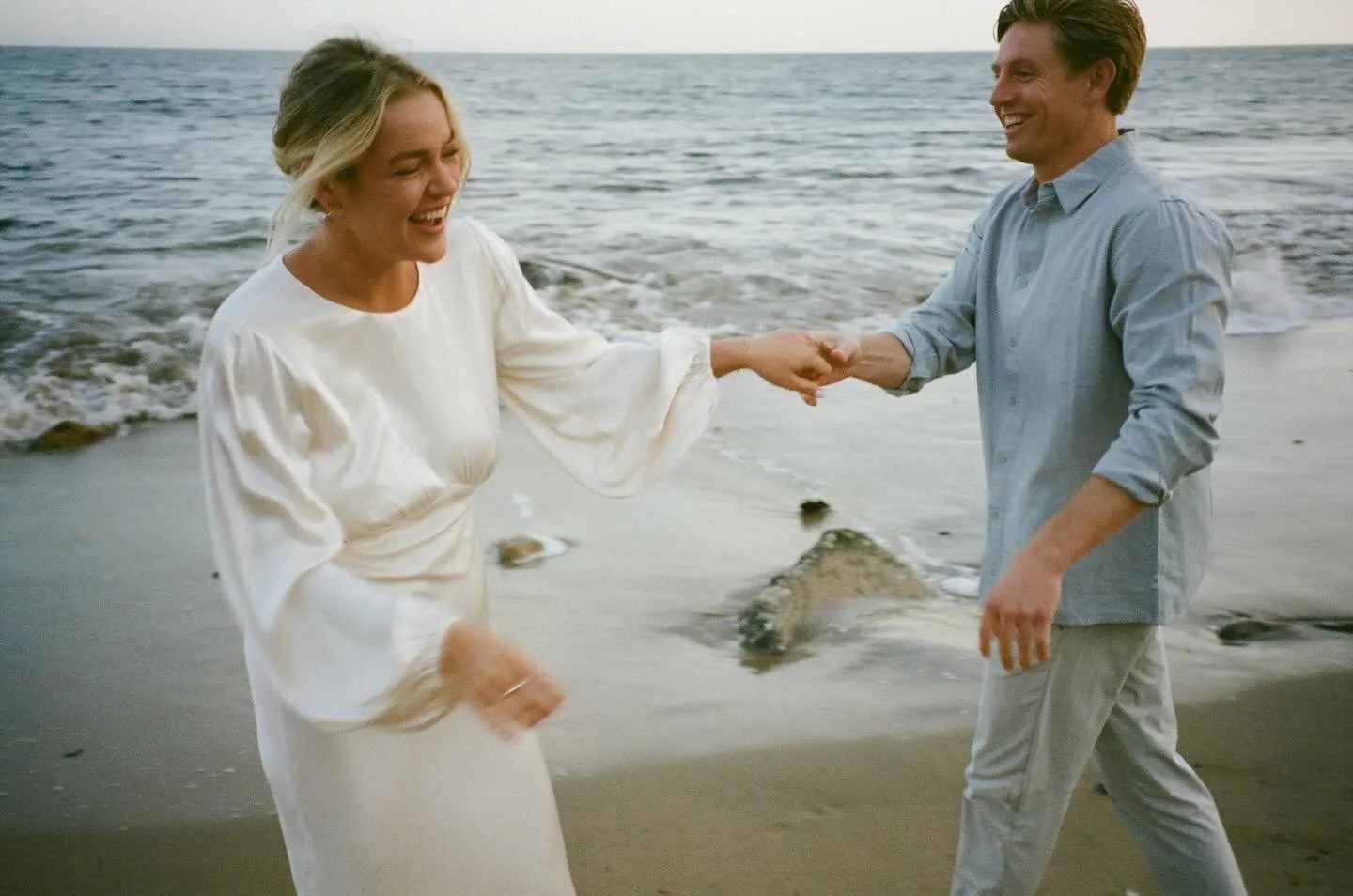Heaven on the beach with Ella + Brent 🐚✨

#film #35mmfilm #losangelesphotographer #engagementsession #loveonfilm