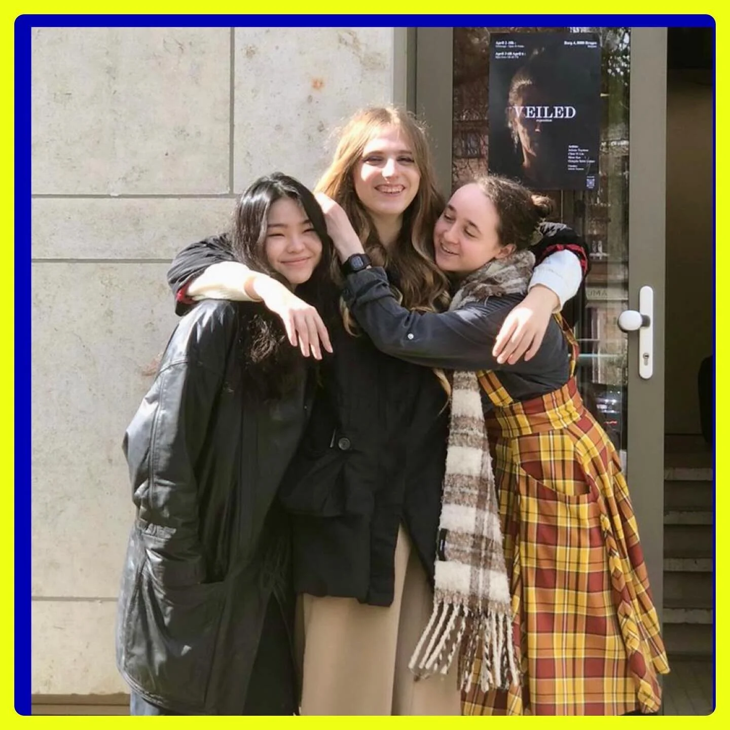 Tomorrow opening !!!
You&rsquo;re so welcome. 
Vernissage April 2, 18h.
Expo April 3-6, 14h.-17h.
At Burg 4, Bruges

#digitalart #digitalartist #videoart #exposition #visitbruges