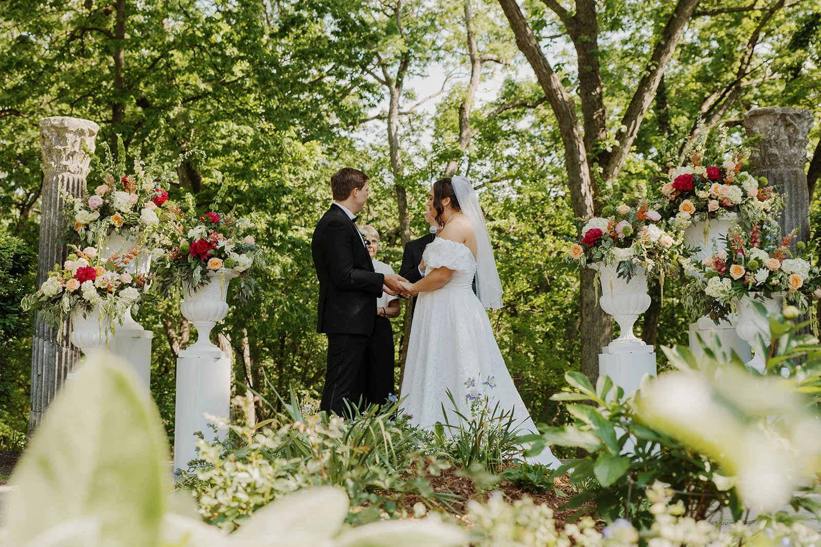 Salisbury House Des Moines Iowa Outdoor Ceremony