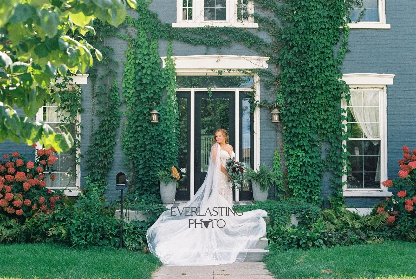 Lauren &amp; Aaron’s Backyard Wedding