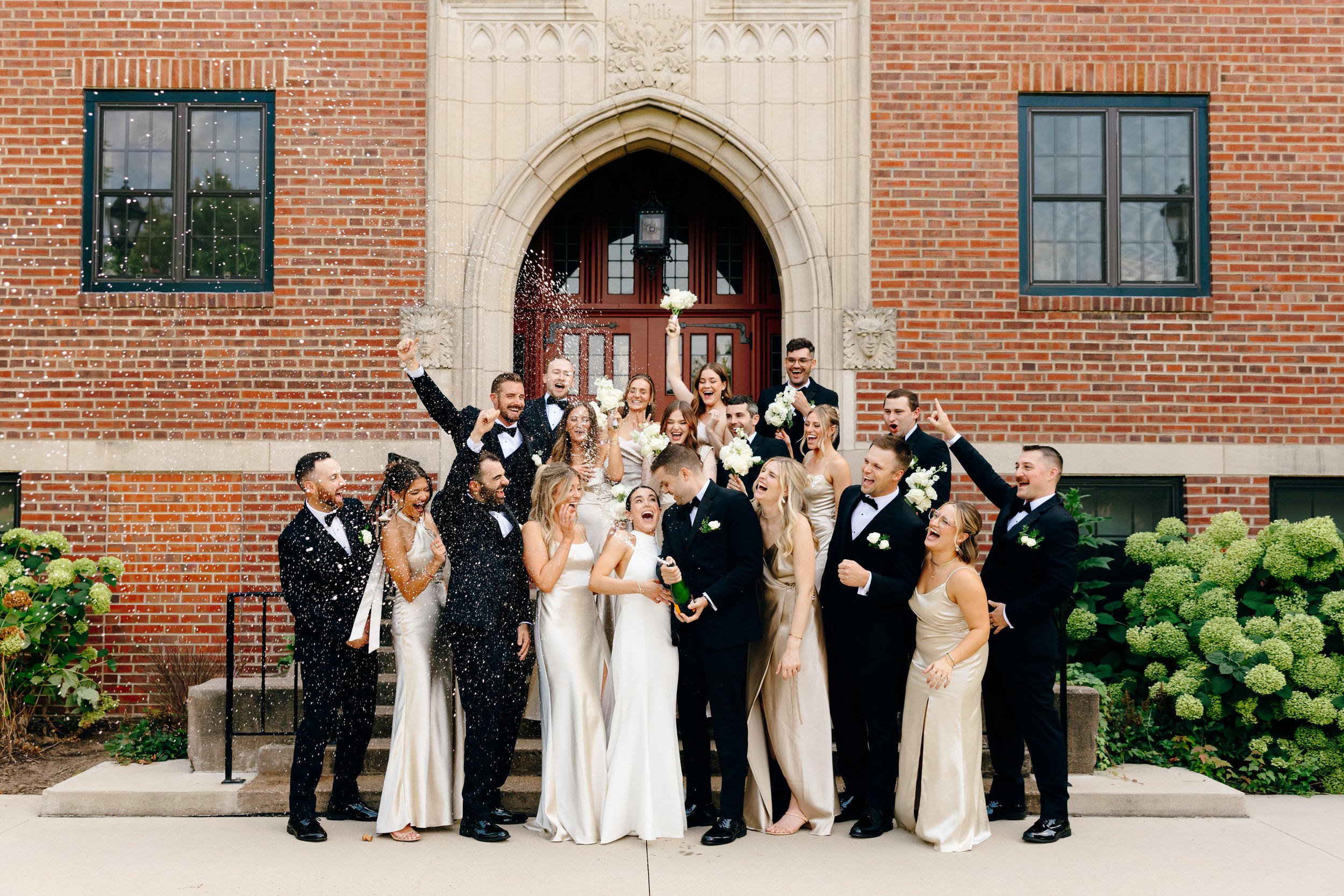 15+ of the Best Wedding Venues in Dubuque, Iowa &amp; Surrounding Areas