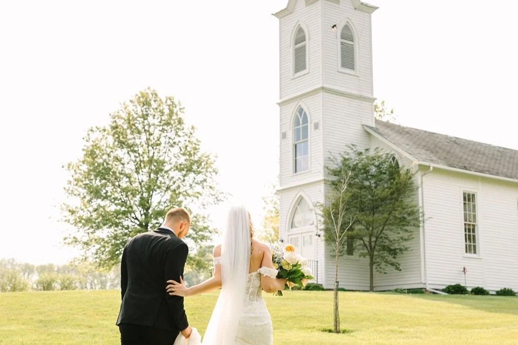 An Oak Hill Farm Galena Wedding, Madison &amp; Ben