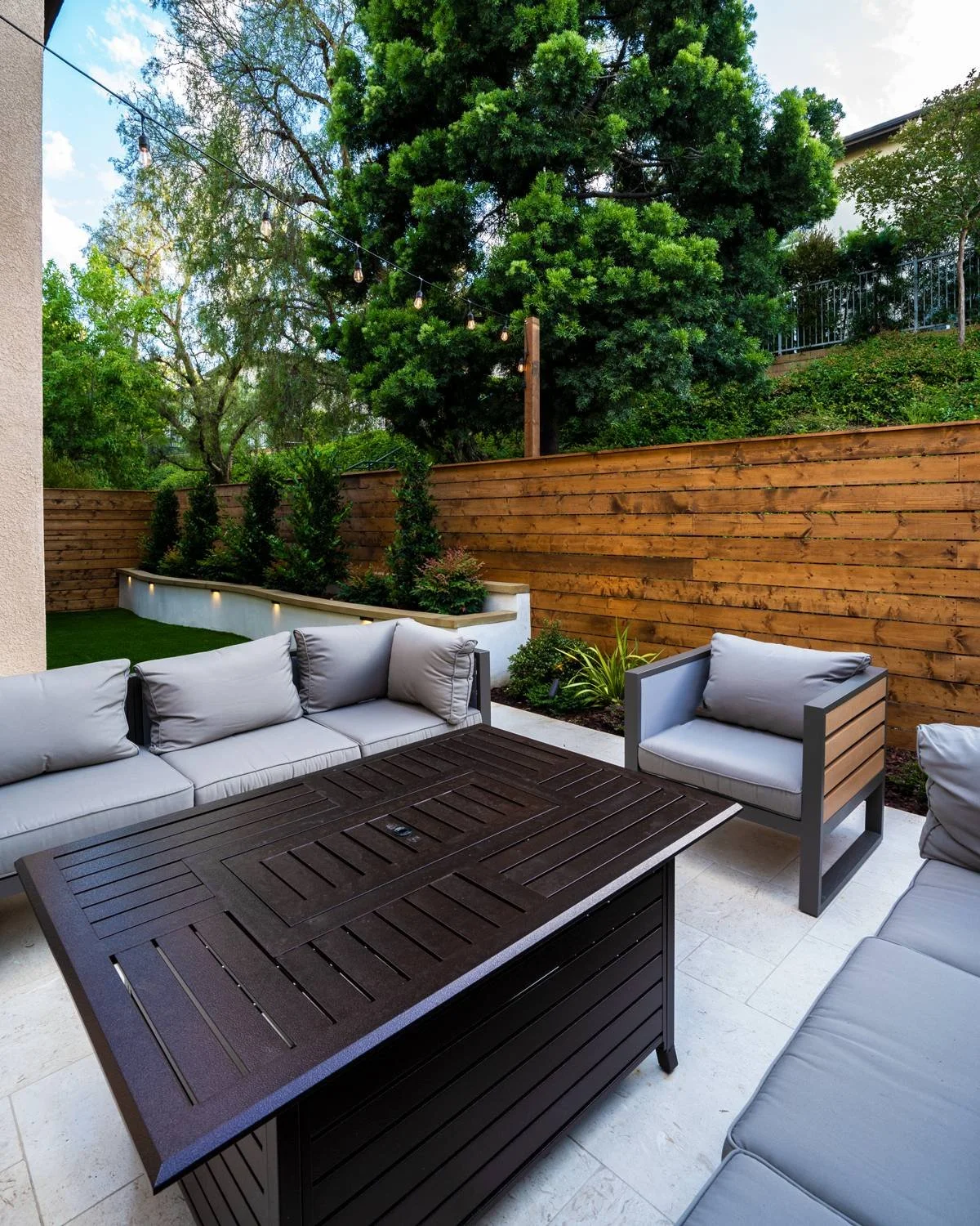 Backyard-Ideas-with-Accent-Wall-Design.jpg