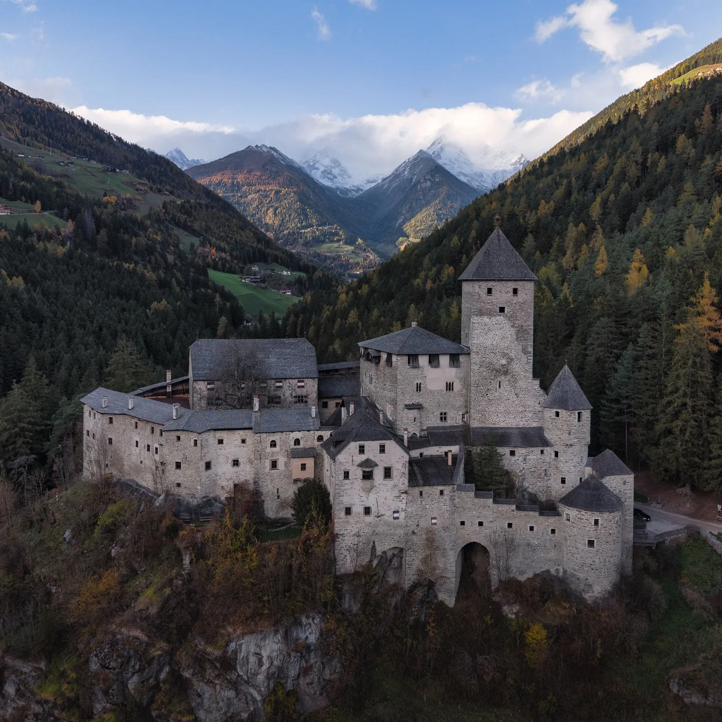 Castle with snowy mountain background 🏔️⛄️ 

ℹ️ DJI Mini 5 PRO

@djiglobal #djimini5pro #italia