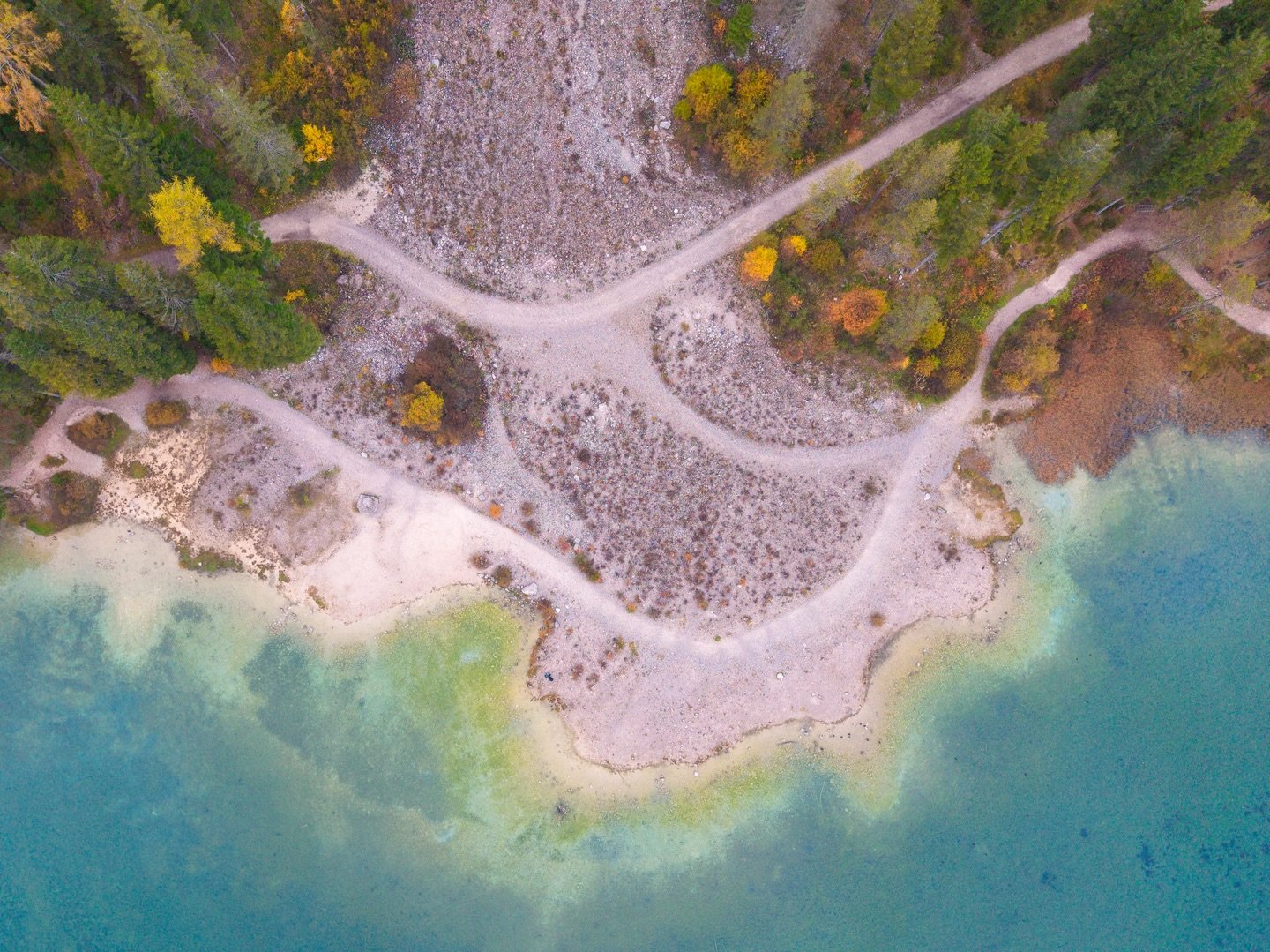 Painted by Autumn 🍂 

ℹ️ DJI Mini 5 PRO

@djiglobal #djimini5pro #aerial #dronephotography