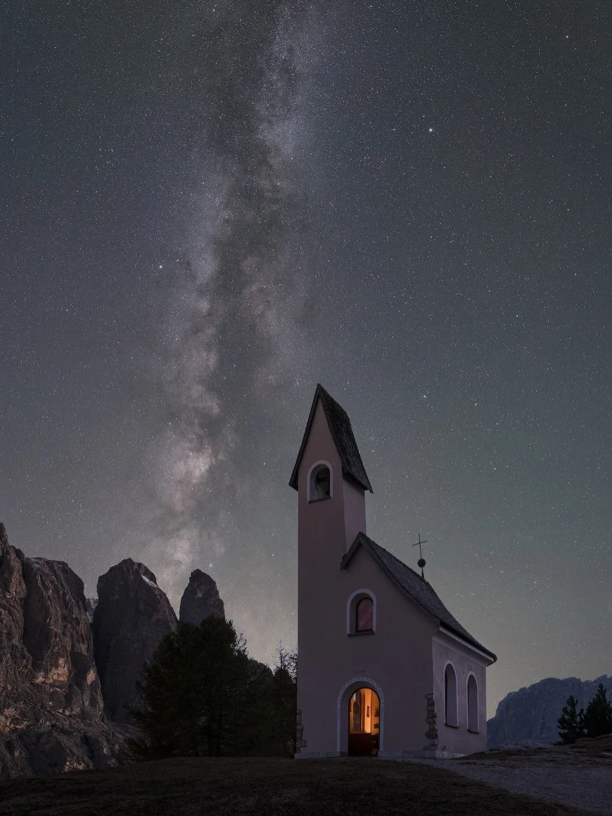 My first Milky Way photo, taken on my last trip to the Dolomites. It took me a while to finally sit down and edit it, but I enjoyed the process. Still figuring out my own style when it comes to Milky Way edits. My boyfriend, @jos_pannekoek , helped m