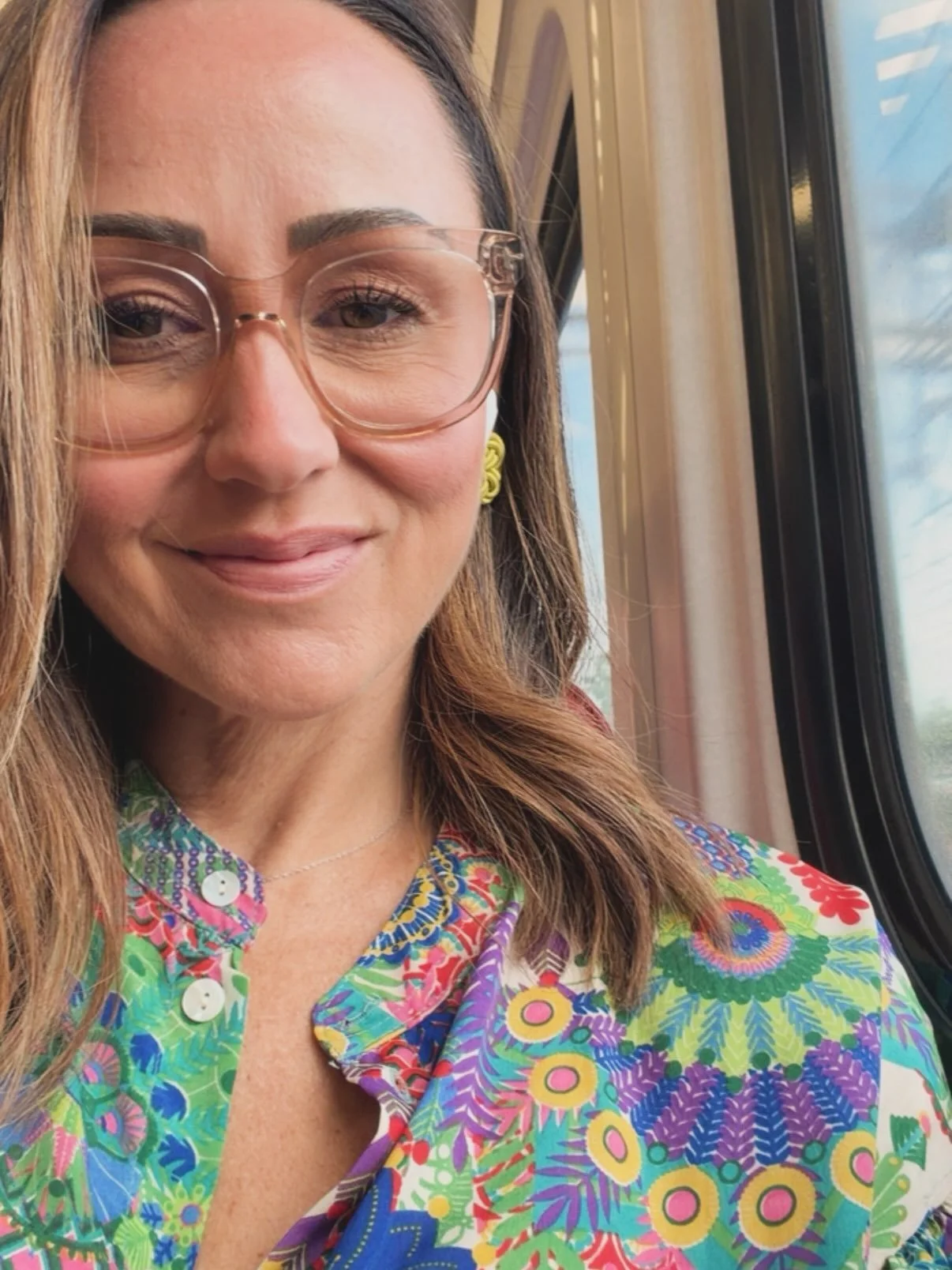 A work day in the city spreading The Gifted Life mission, with a side of fun🎙️👠☕️🛍️🥤

Can&rsquo;t wait to share my conversation with @jenniemonness soon&hellip;..!

Loved catching up @hillarytfranken 🫶🏻

#wedidntturnoutok #podcastguest #mompren