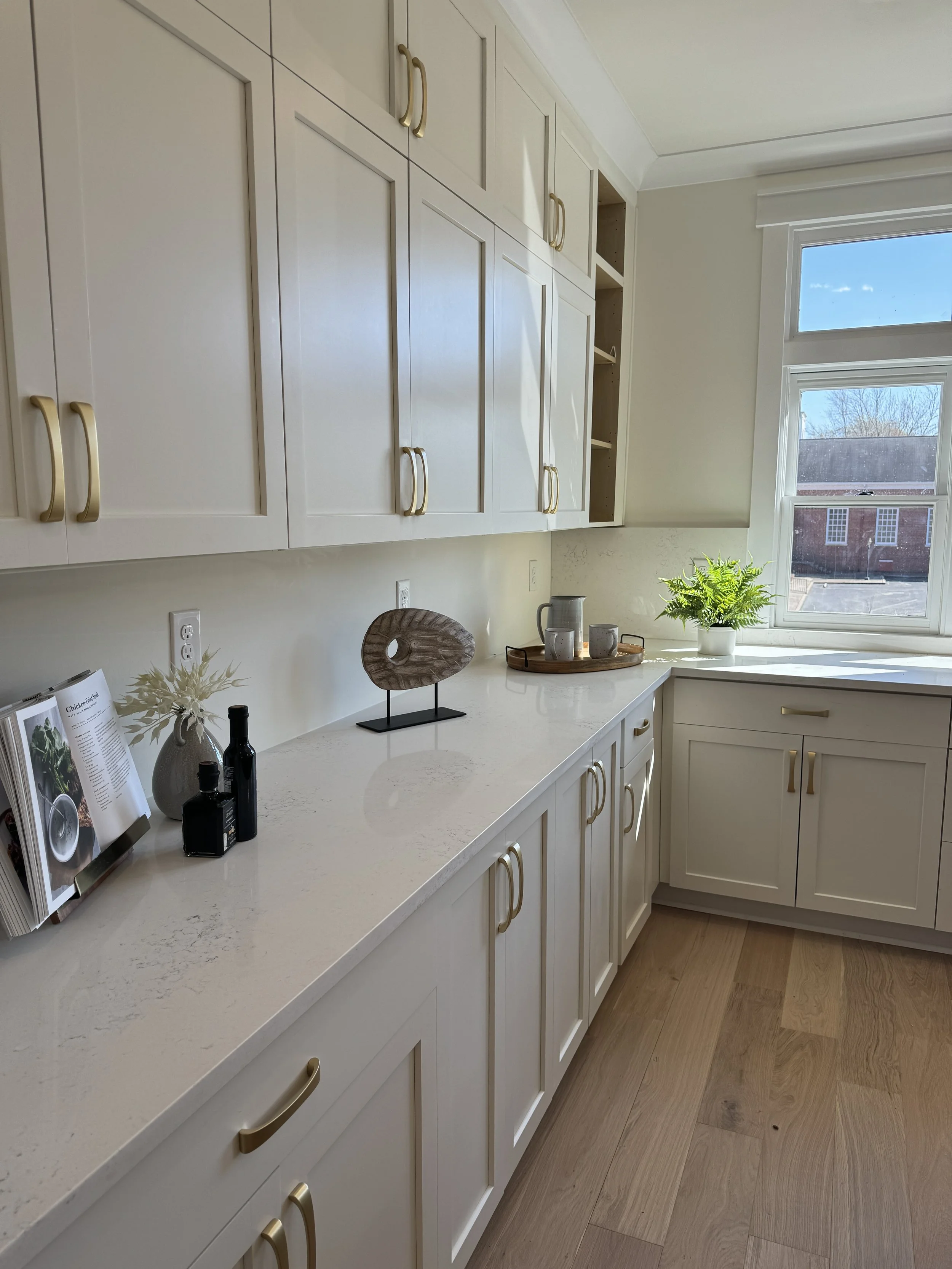 Finished kitchen countertop and island installation
