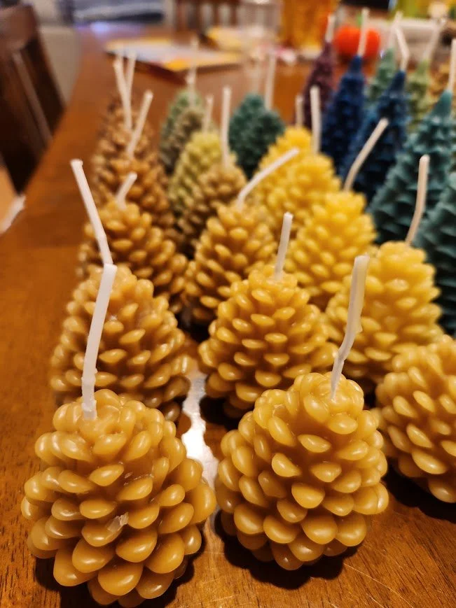 Pinecone Candle