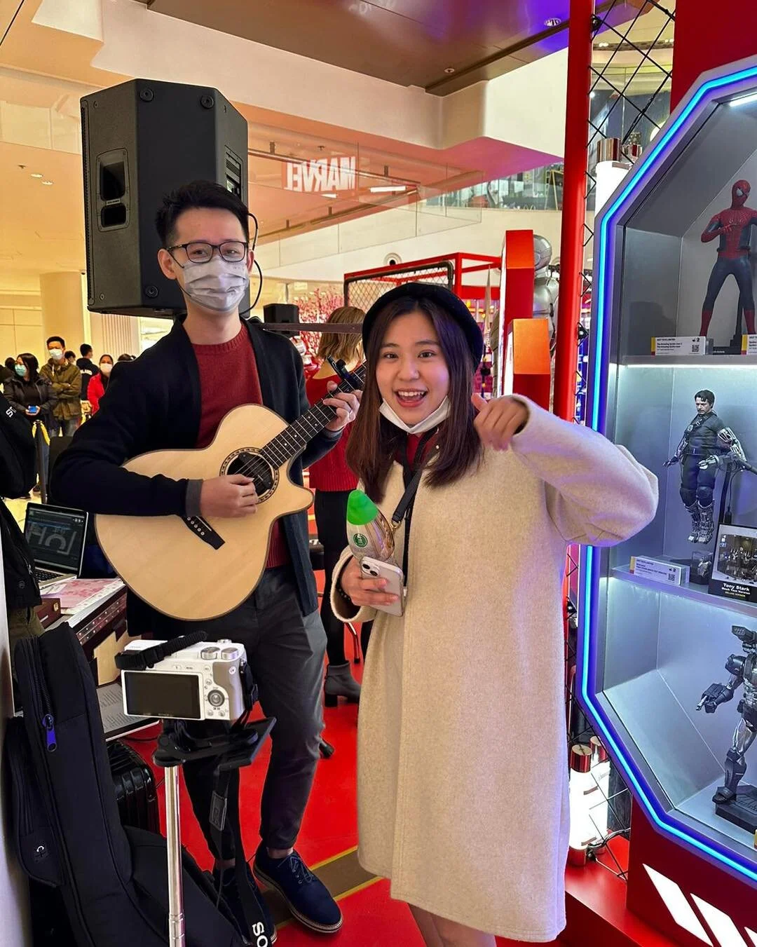 28/1 The LOHAS 康城商場
感謝 @kawingmusic_ 邀請我幫佢伴奏，有機會再一齊玩過😀

第一次咩都唔檢查就直衝上去🫣
工作表現尚算可以，繼續努力🫡

新一年大家結他越黎越勁，歌唱得越黎越好聽🤘🏻

#smithguitarhk #結他伴奏 #結他 #guitar #lohaspark