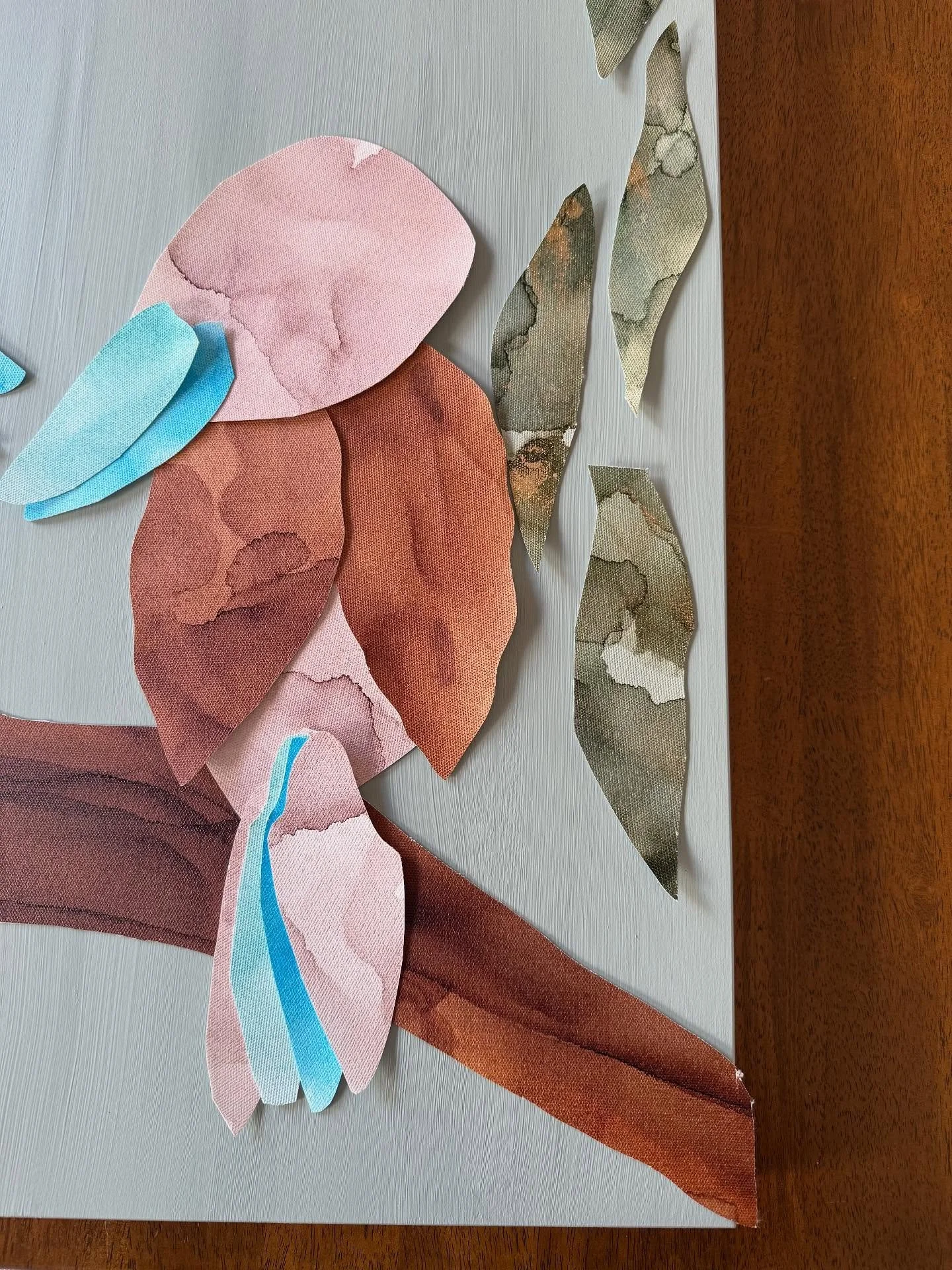 Those first layer feels 🥰
I&rsquo;m excited to see how these sweet kookaburras come to life ✨

#KookaburraArt #CollageArt #MixedMediaArt #WorkInProgress #CreativeProcess #NatalieJayneArt
#AlcoholInkArt #CollageArtist #MixedMediaArtist #TexturedArt #
