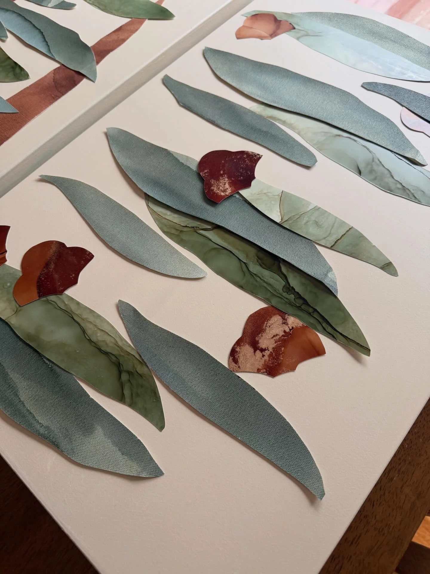 Sunday morning ✂️🍃

#NatalieJayneArt #CollageArt #EucalyptusAndGumNuts