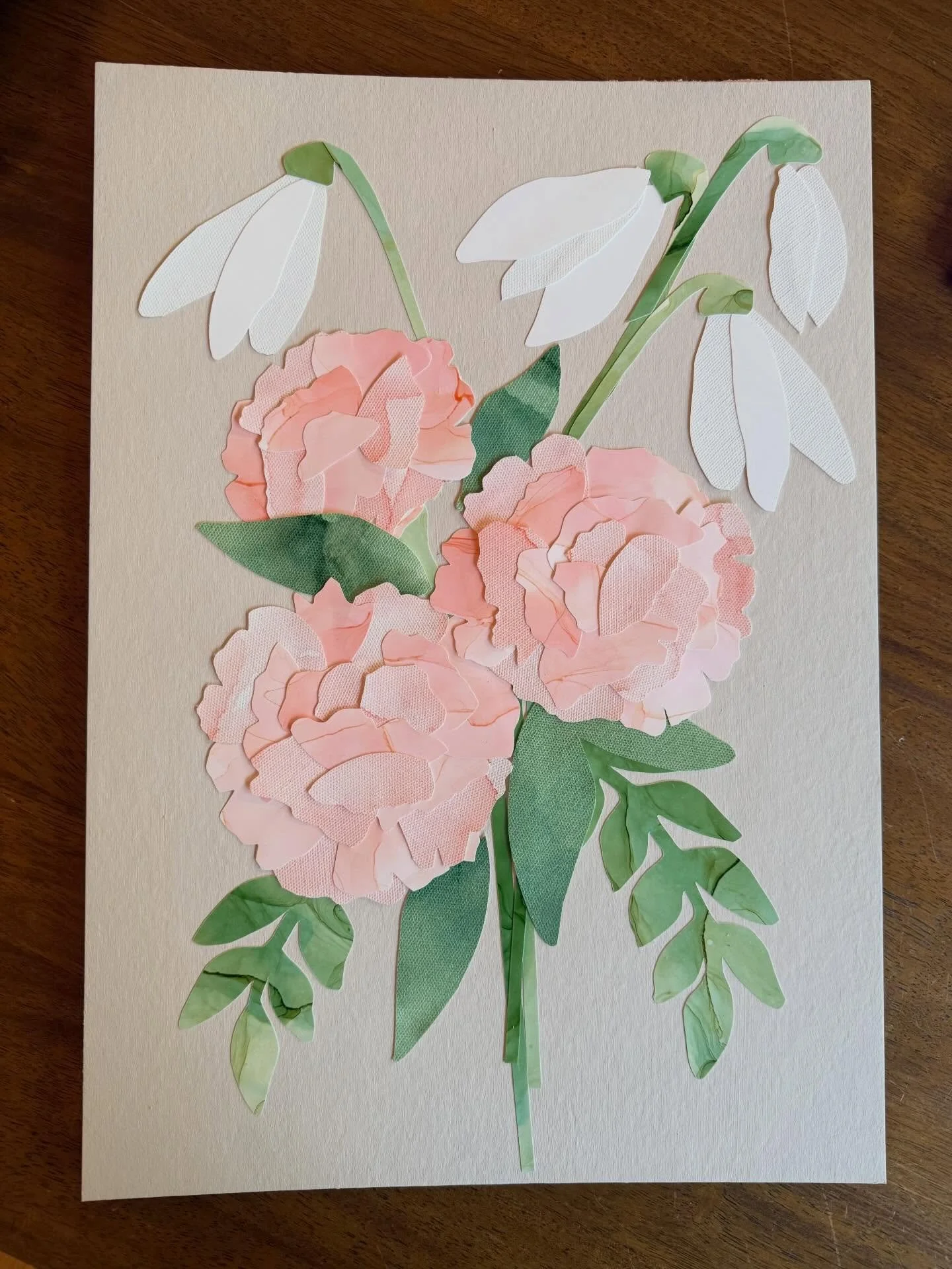 These carnations have been so much fun to make. 
This is the collage layer done. 
Next step drawing in the fine details 🌸✨

#NatalieJayneArt #CollageArt #CarnationCollage