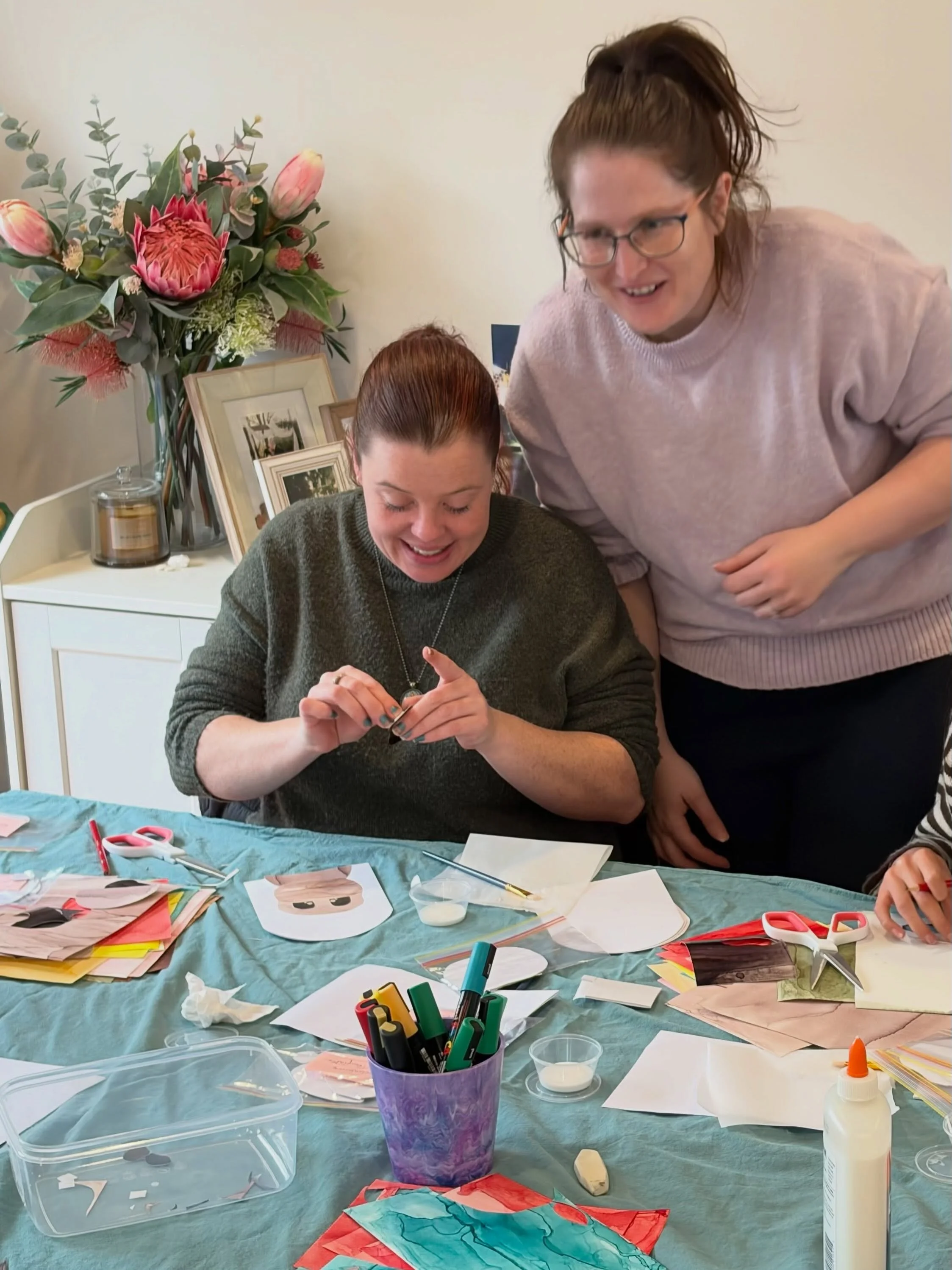 Reflecting on another brilliant weekend spent with beautiful friends, trialling the gift card workshop ahead of the Craft &amp; Quilt Fair this September 🌸✂️

You are all wonderful and I&rsquo;m so grateful for you and for all your thoughtful feedba