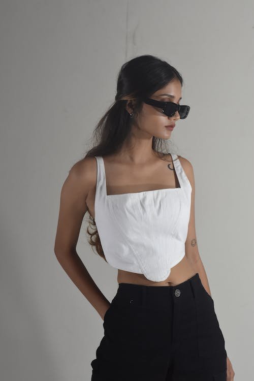 free-photo-of-fashionable-young-woman-in-sunglasses.jpeg