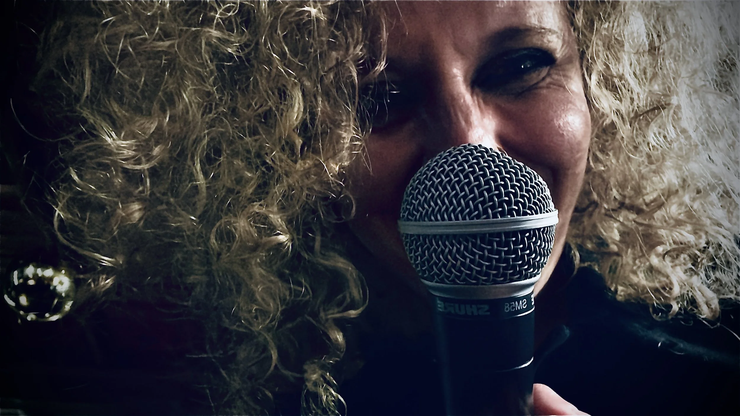 Chiara Viola - Moonlight and Love Songs Never Out of Date