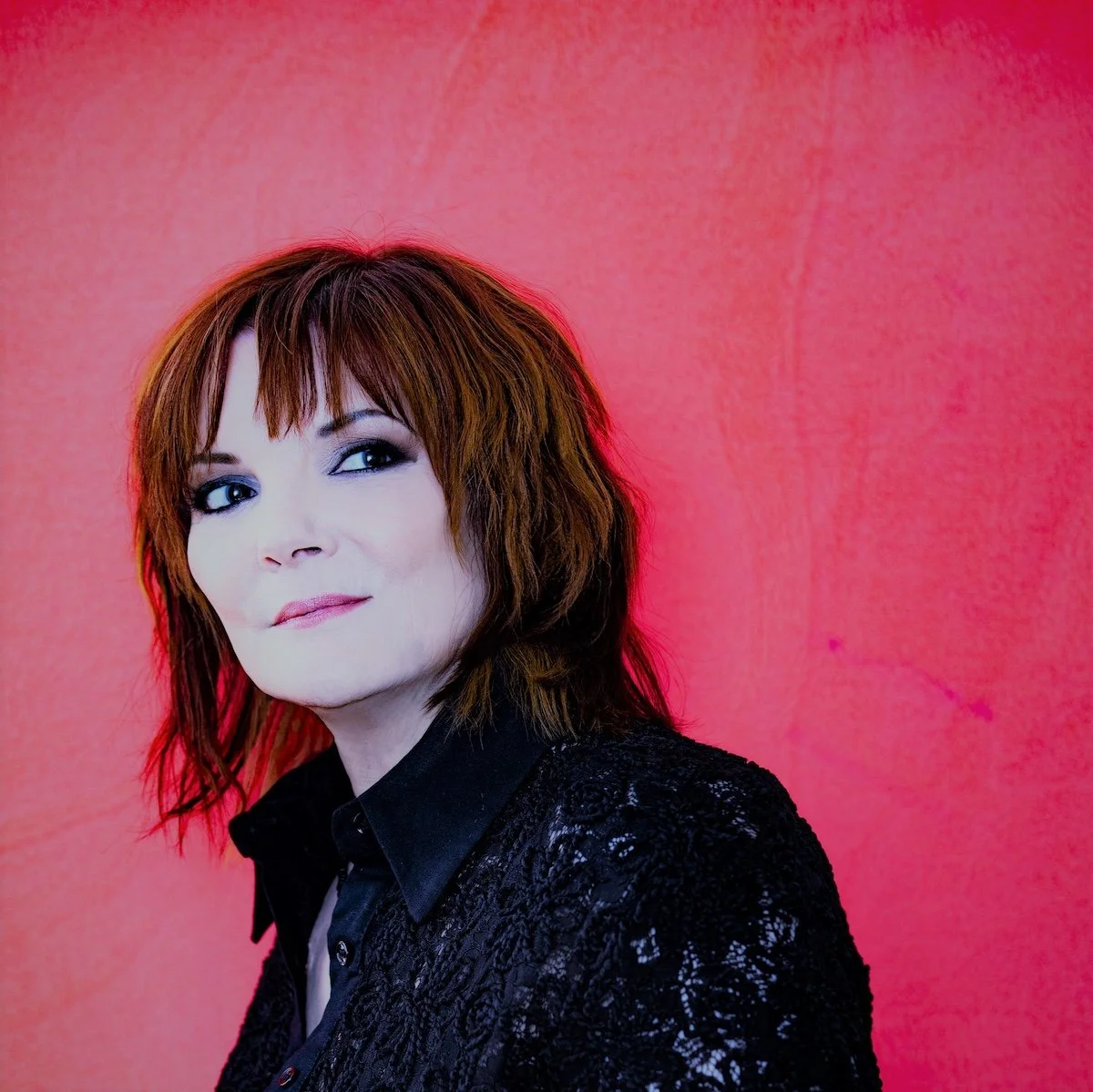 Song Review/ Pop : Eileen Carey’s ‘Carry Me Away’