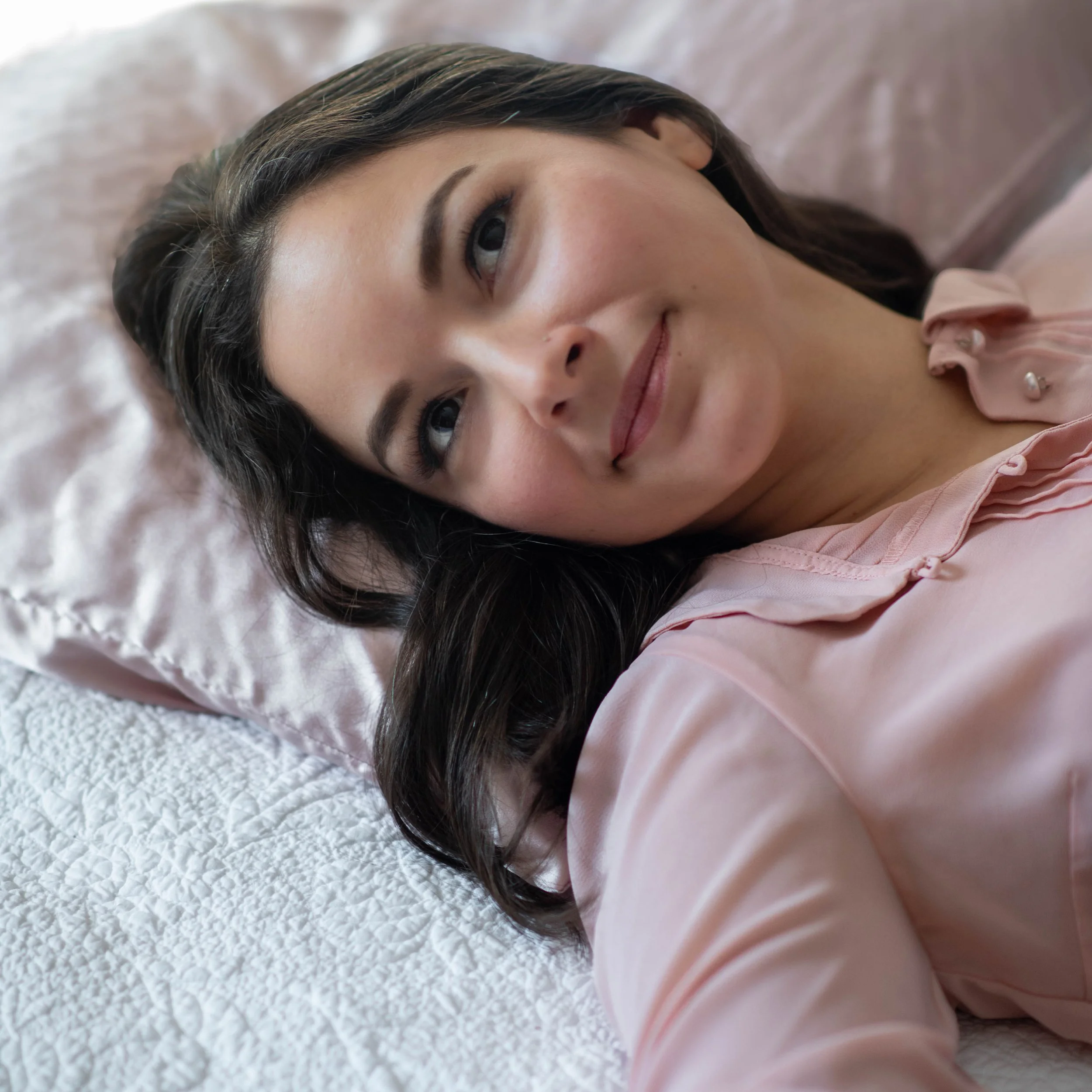 Song Review/ Soft Pop : Crissi Cochrane’s ‘Am I Falling in Love’
