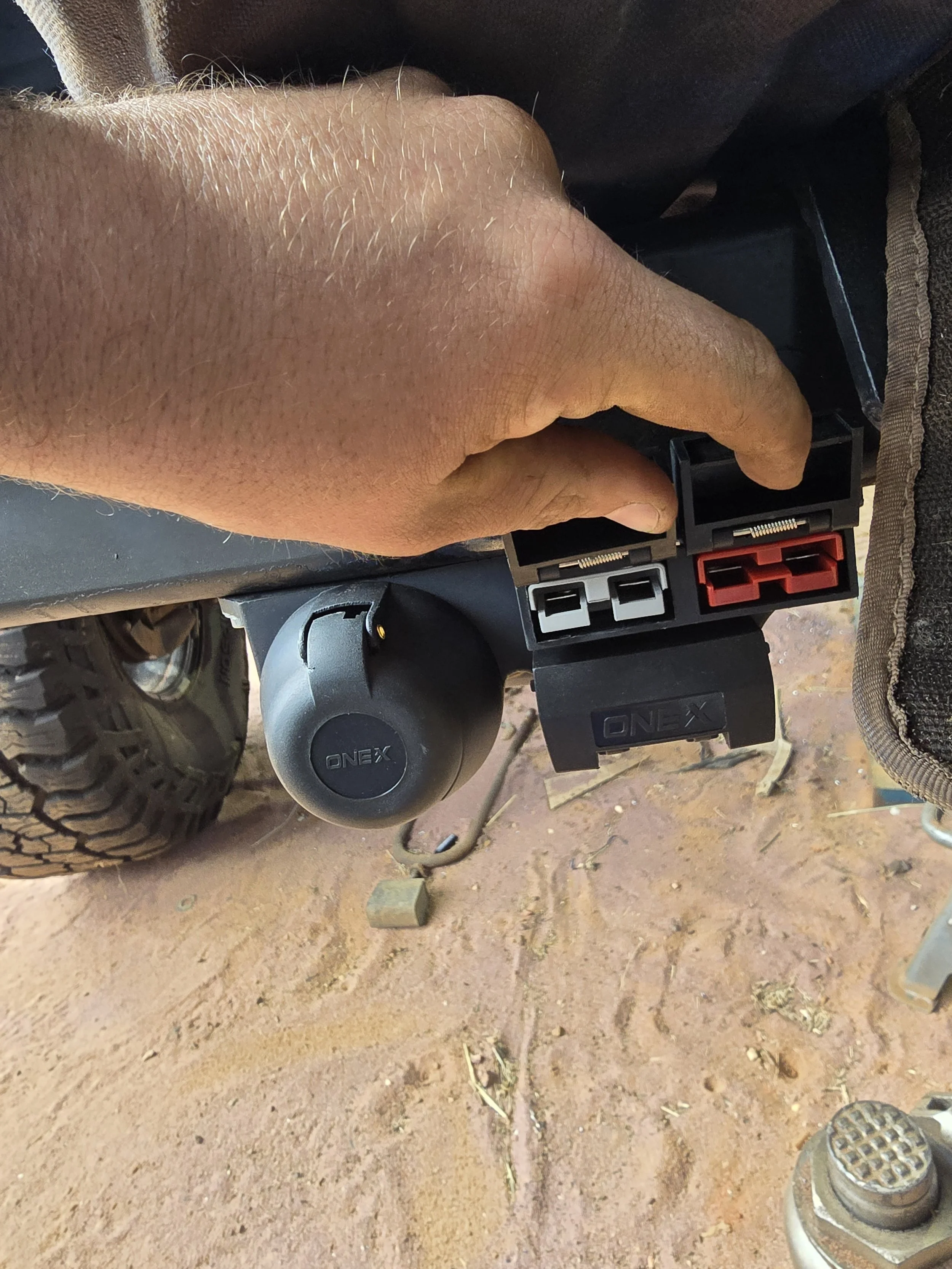 Dual Anderson Plug and Trailer Plugs for a tow vehicle.