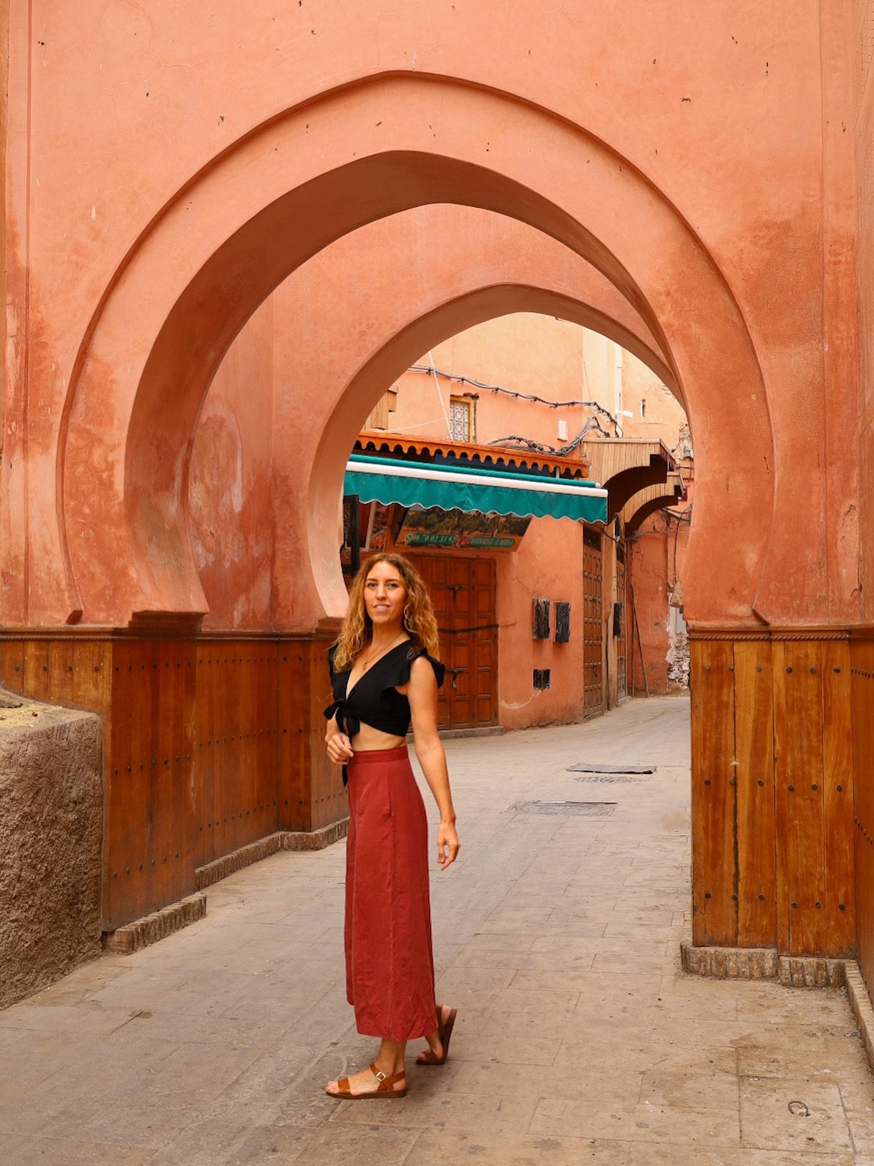 Wandering through the Medina in Marrakech early in the morning. What a beautiful city. 

#morocco #beautifulmorocco #destinationmorocco #bucketlistdestinations #moroccoadventures #travel #northafrica #visitmorocco #travelmorocco #moroccotravel #intre