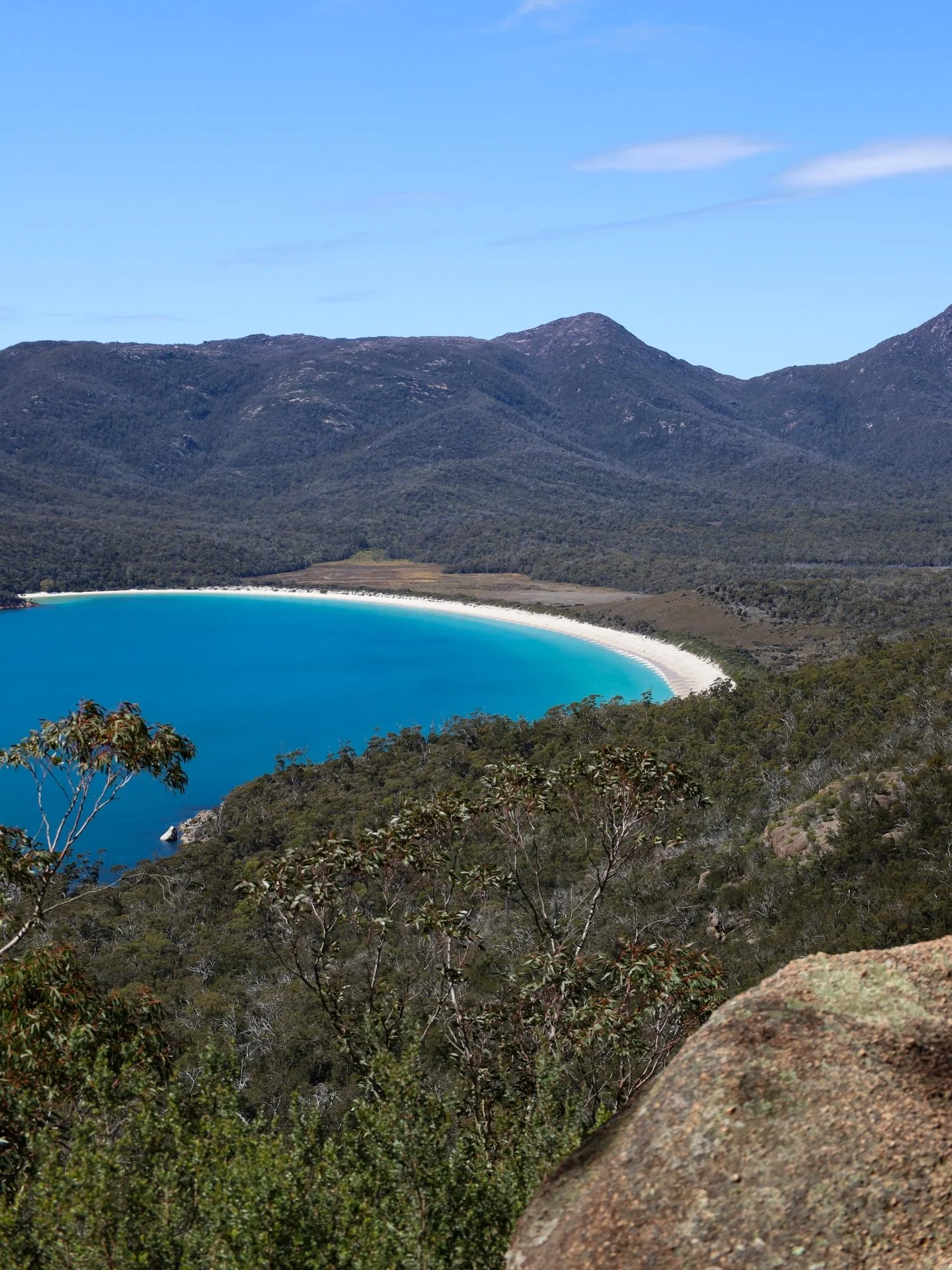 One of my favourite hikes in Tasmania&hellip; the Wineglass Bay Lookout. 

#tasmania #wineglassbay #wineglassbaylookout