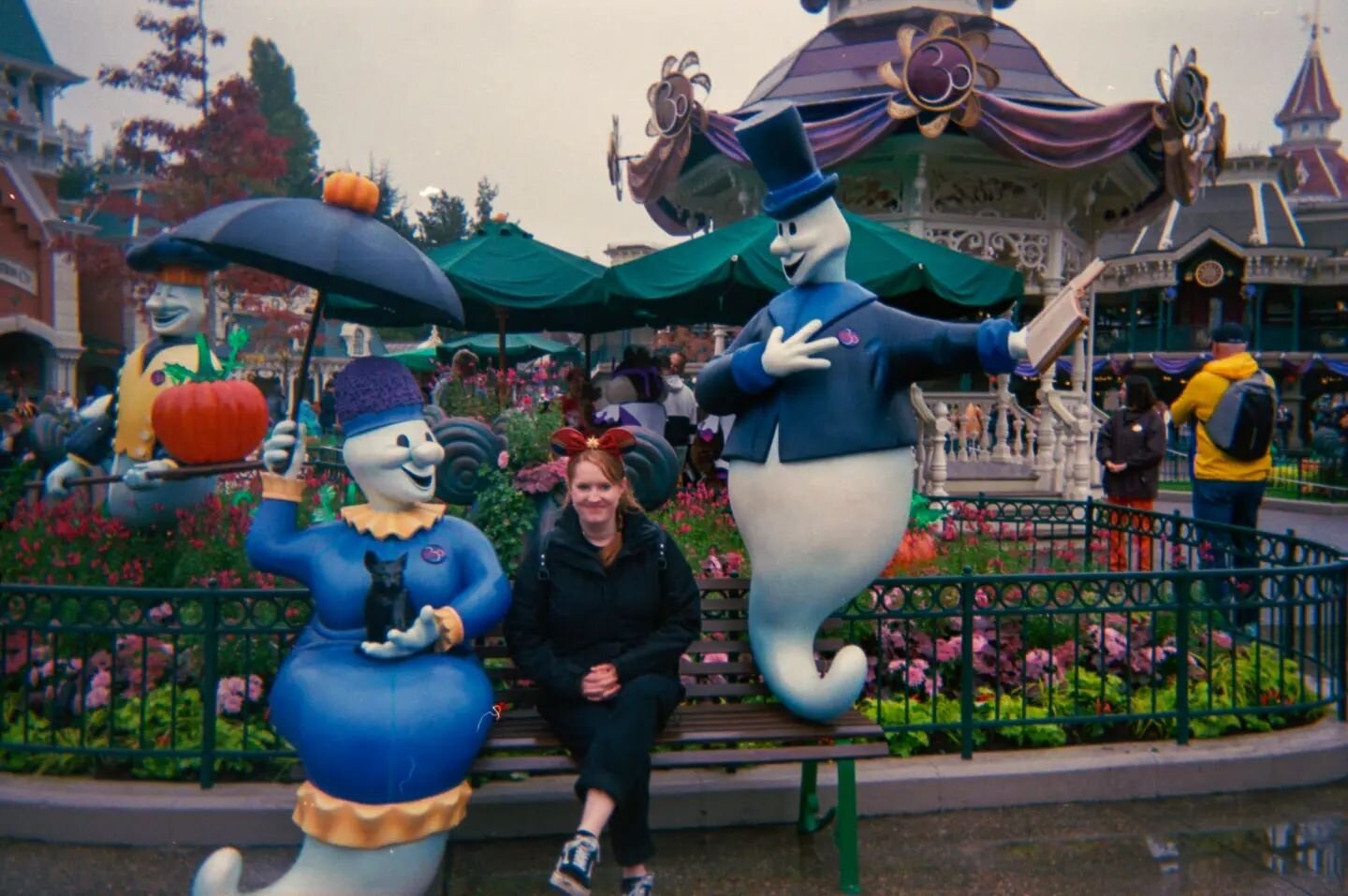 The lesser spotted Analogue Archivist at Disneyland Paris, Oct 2022. #livingmybestlife #disneyaddict

Taken on a cheap disposable camera. Link to blog post about this in my bio. 
.
#35mm #disposablecamera #disneylandparis #disneyland30thanniversary #