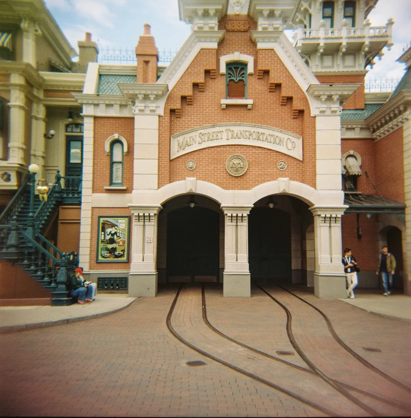 Main Street Transportation, Disneyland Paris.
Holga 120

#disneylandparis #mainstreetusa #holga120cfn #holga #mediumformat #kodakgold200 #shotonkodak #sheshootsfilm #toycamera #disneyonfilm #filmcommunity