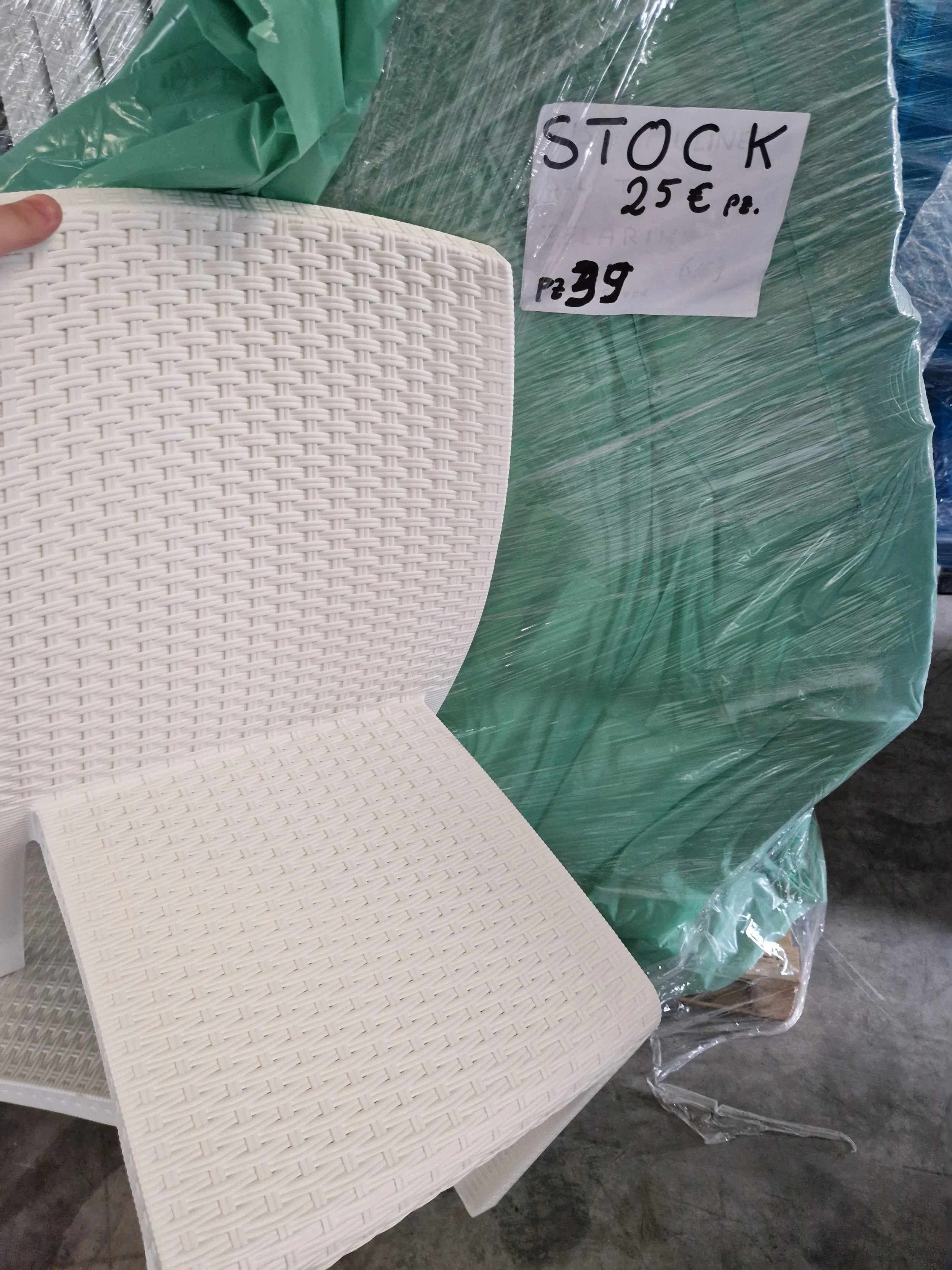stock sedia bianca