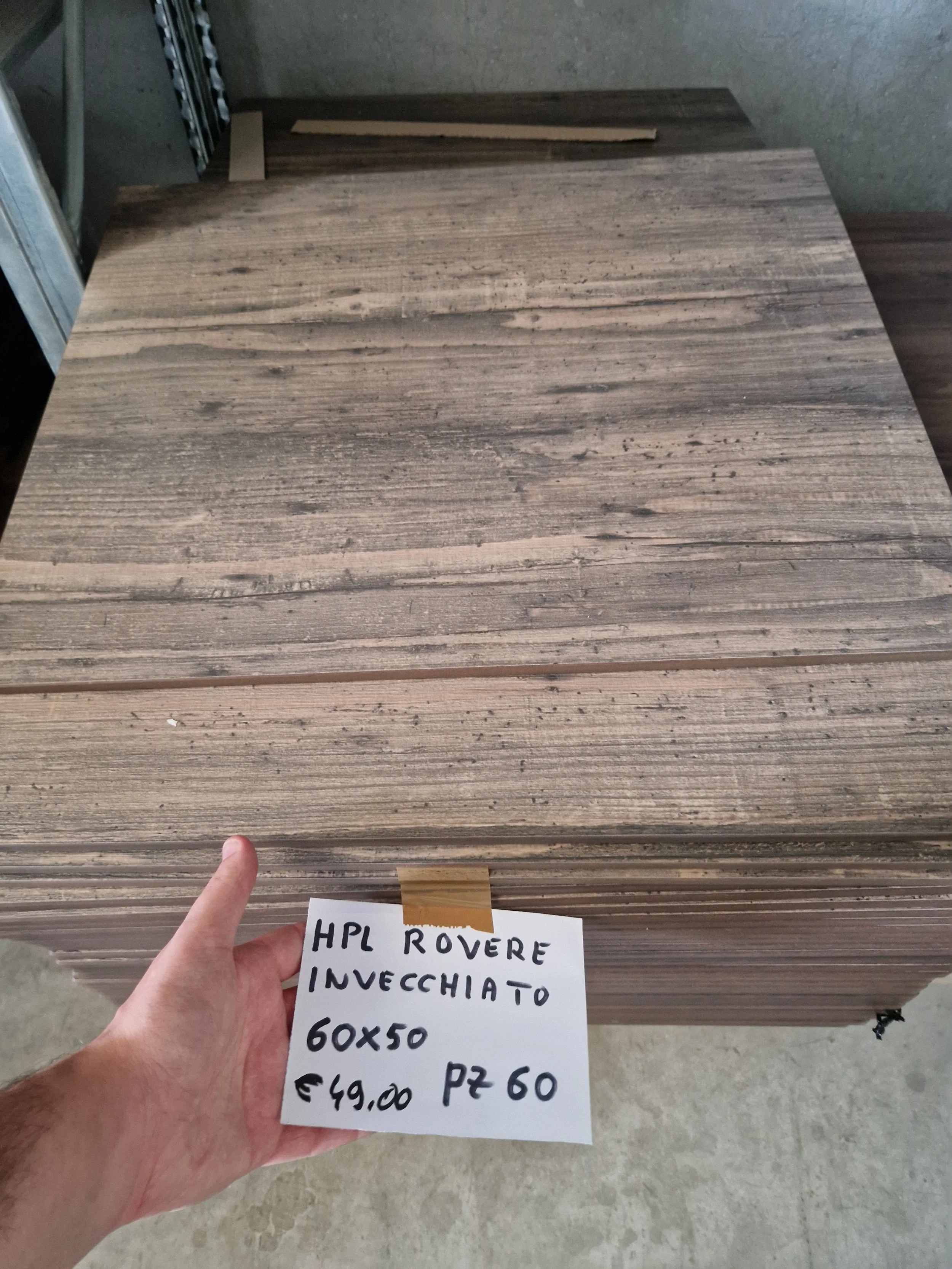 Piano in HPL  Rovere Invecchiato a STOCK.jpg