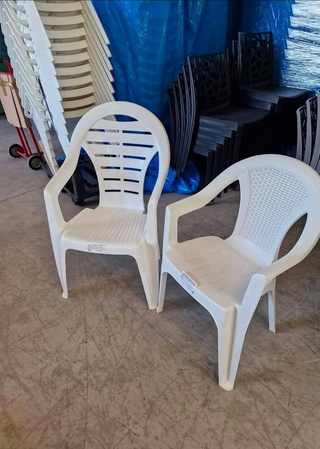 Sedie a stock in resina, solo bianche prezzo eccezionale.jpeg
