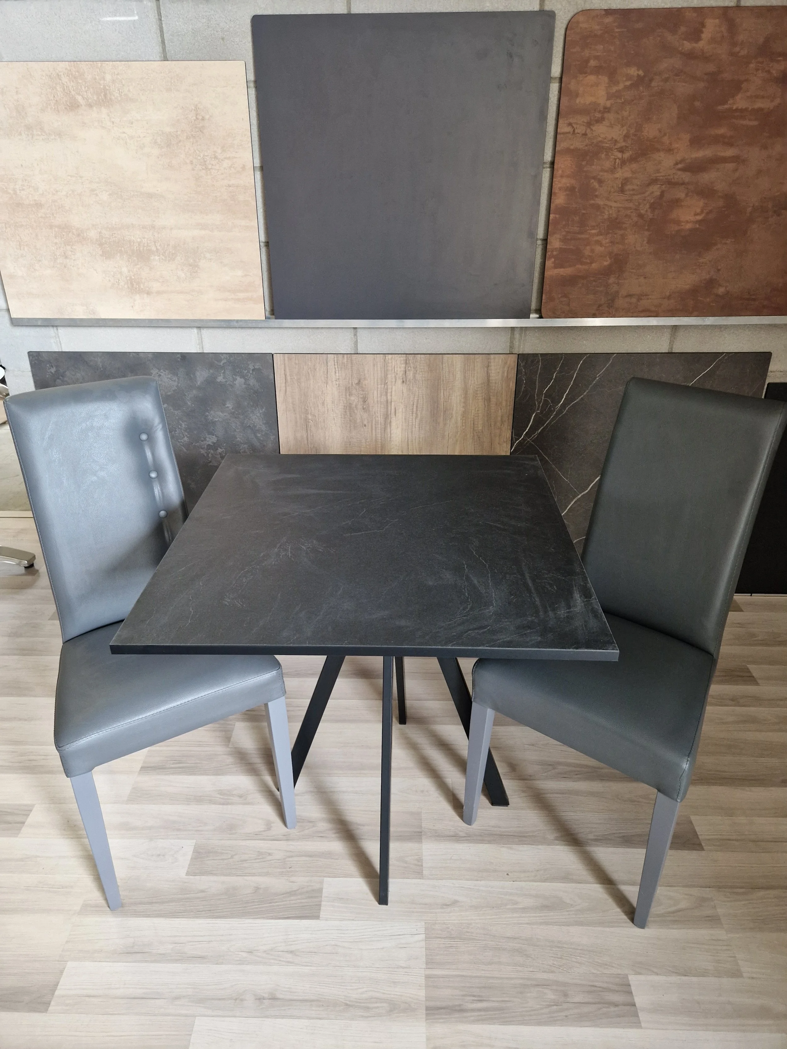 tavoli ristorante stock fallimento