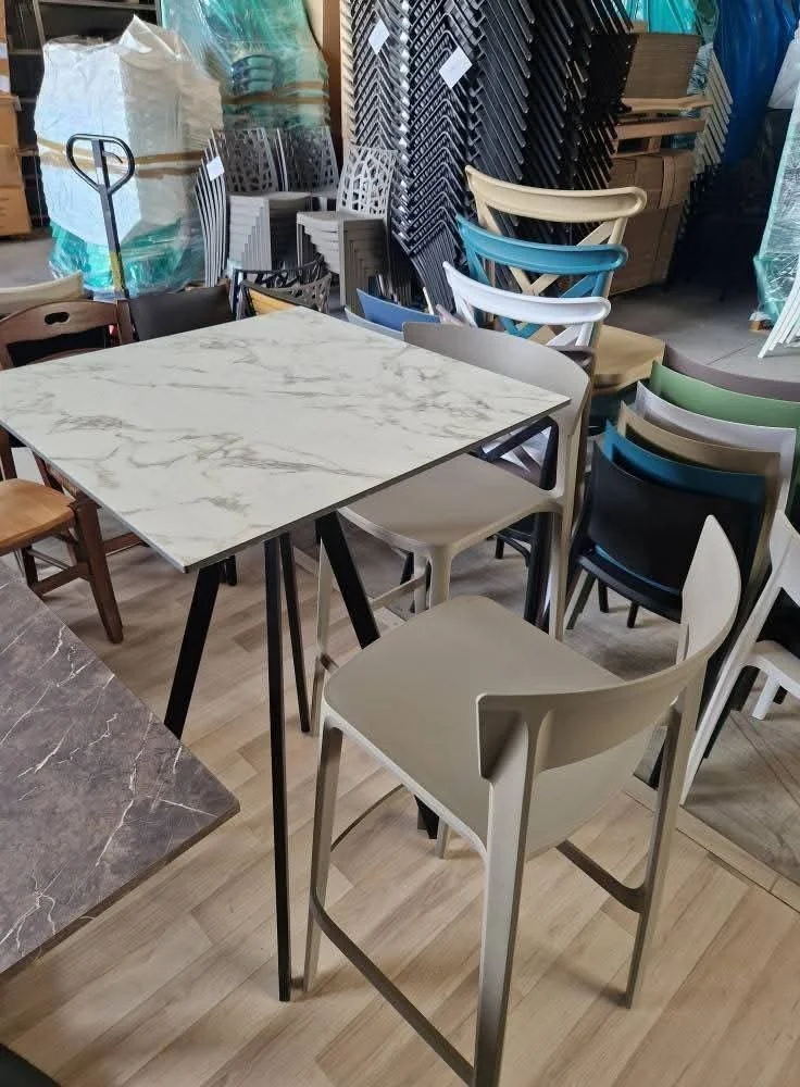 Tavolo alto H105 in diversi modelli e misure.jpeg