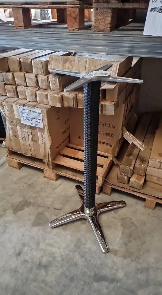 Base H108 rattan e acciaio a stock.jpeg