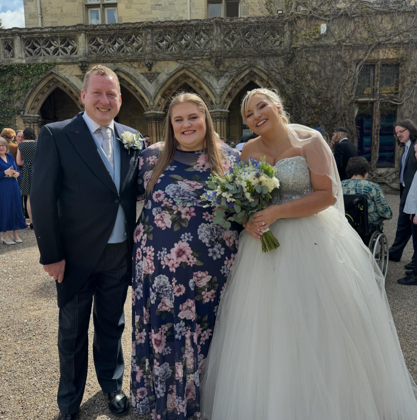 ✨ Mr and Mrs Salt - 4th May 2024 ✨

This was my first wedding at the gorgeous @manorbythelake and it certainly did not disappoint! 💚

The weather came through and Mr and Mrs Salt had the most beautiful outdoor ceremony in the Italian Pavillion. It w