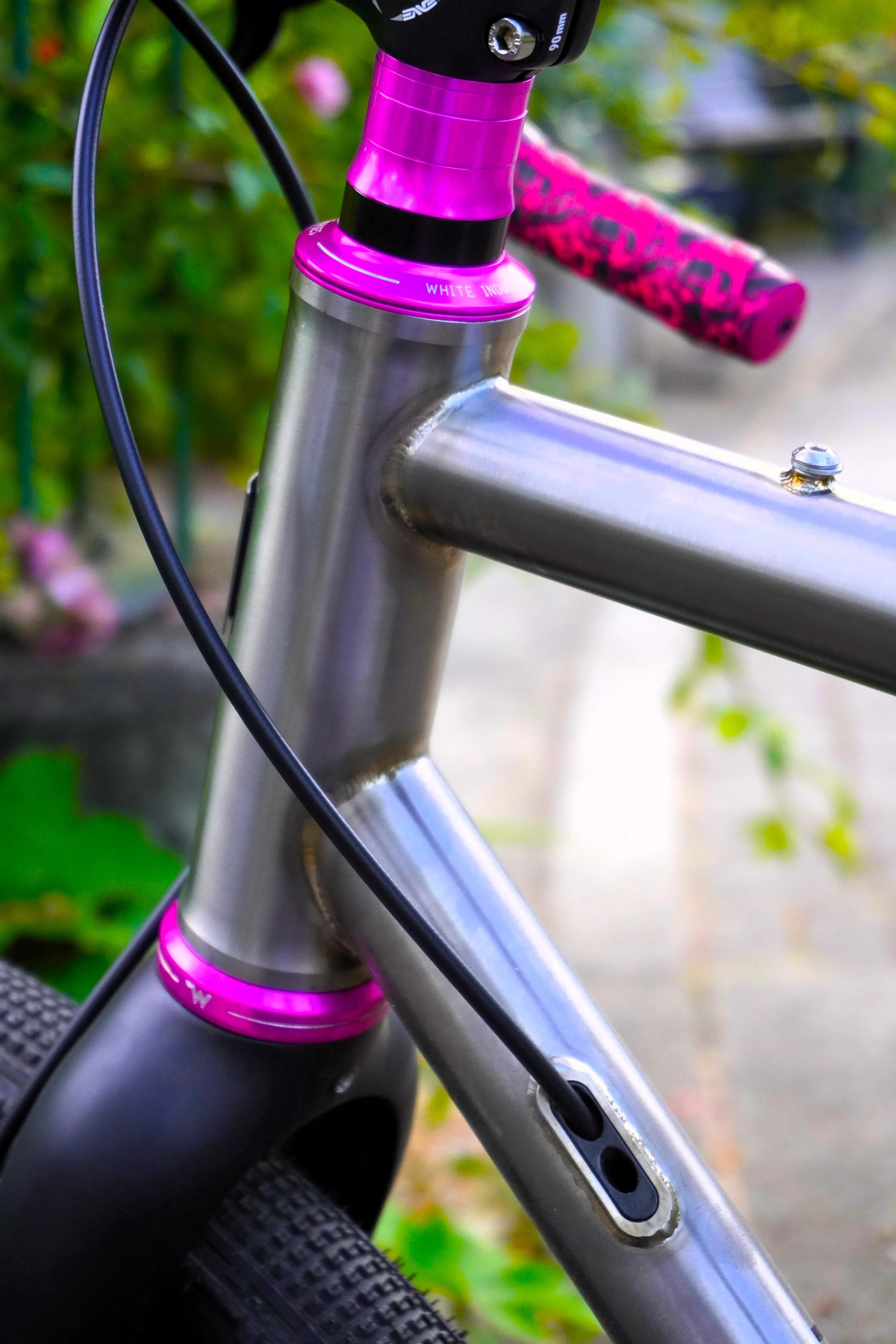  One of many ports to allow any combination of brakes, shifters, and dropper posts. 