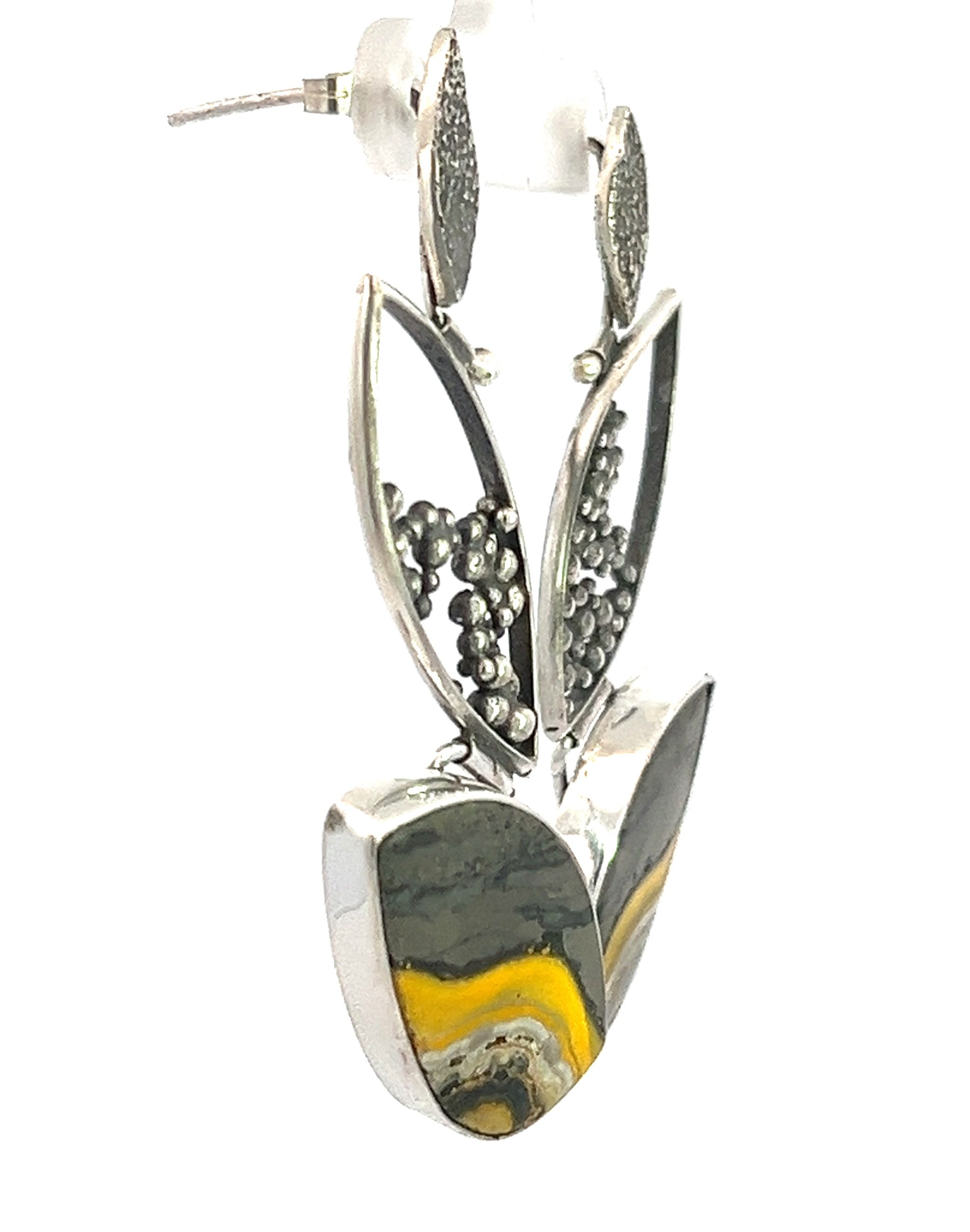 Bumblebee earrings 5.jpg