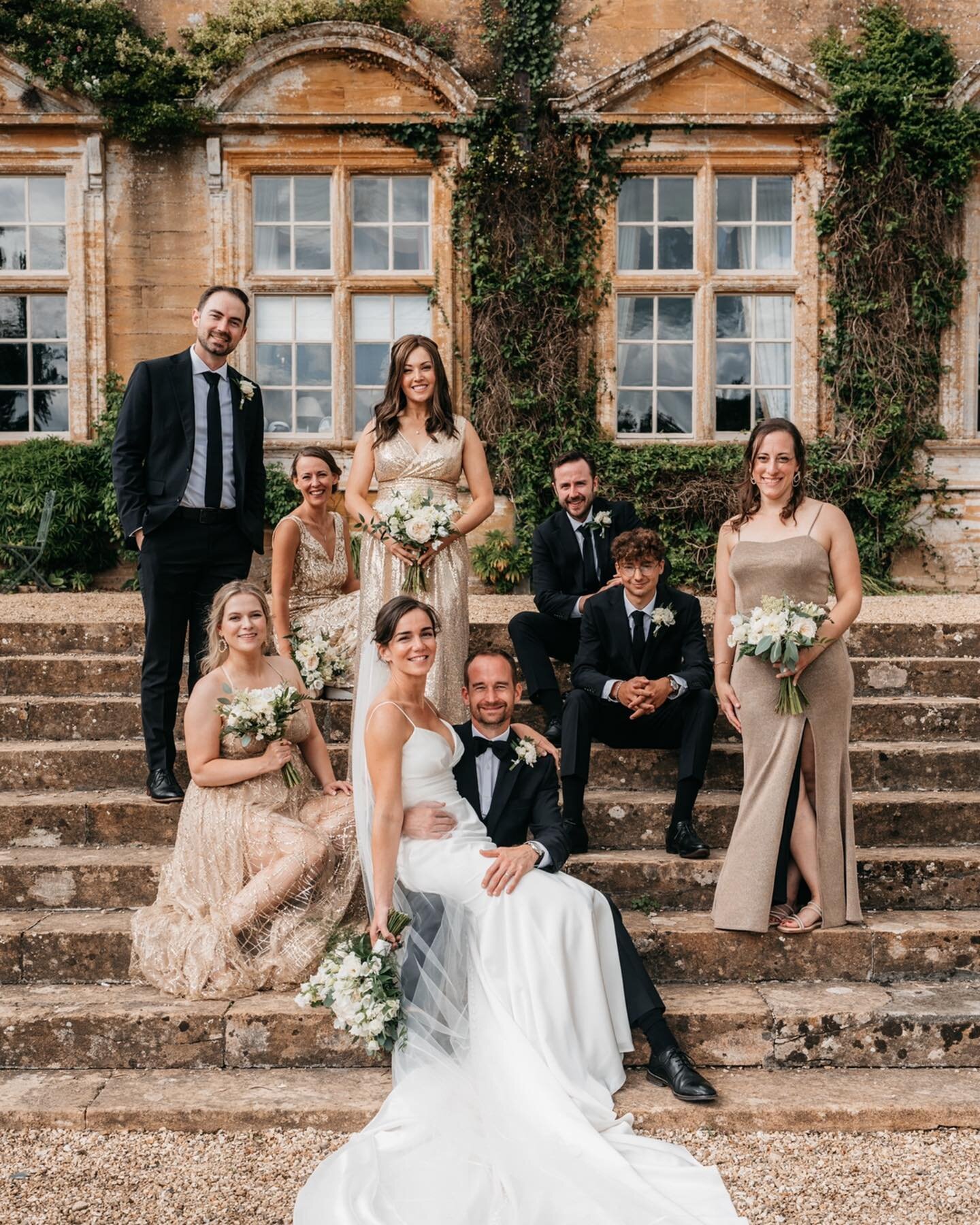 Sarah &amp; Tom&rsquo;s gorgeous day at @brymptonhouse 😍

#somerset #somersetwedding #somersetweddingphotographer #somersetweddings #somersetweddingvenue #somersetweddingphotography #somersetweddingvideographer #englishcountrywedding #classicwedding